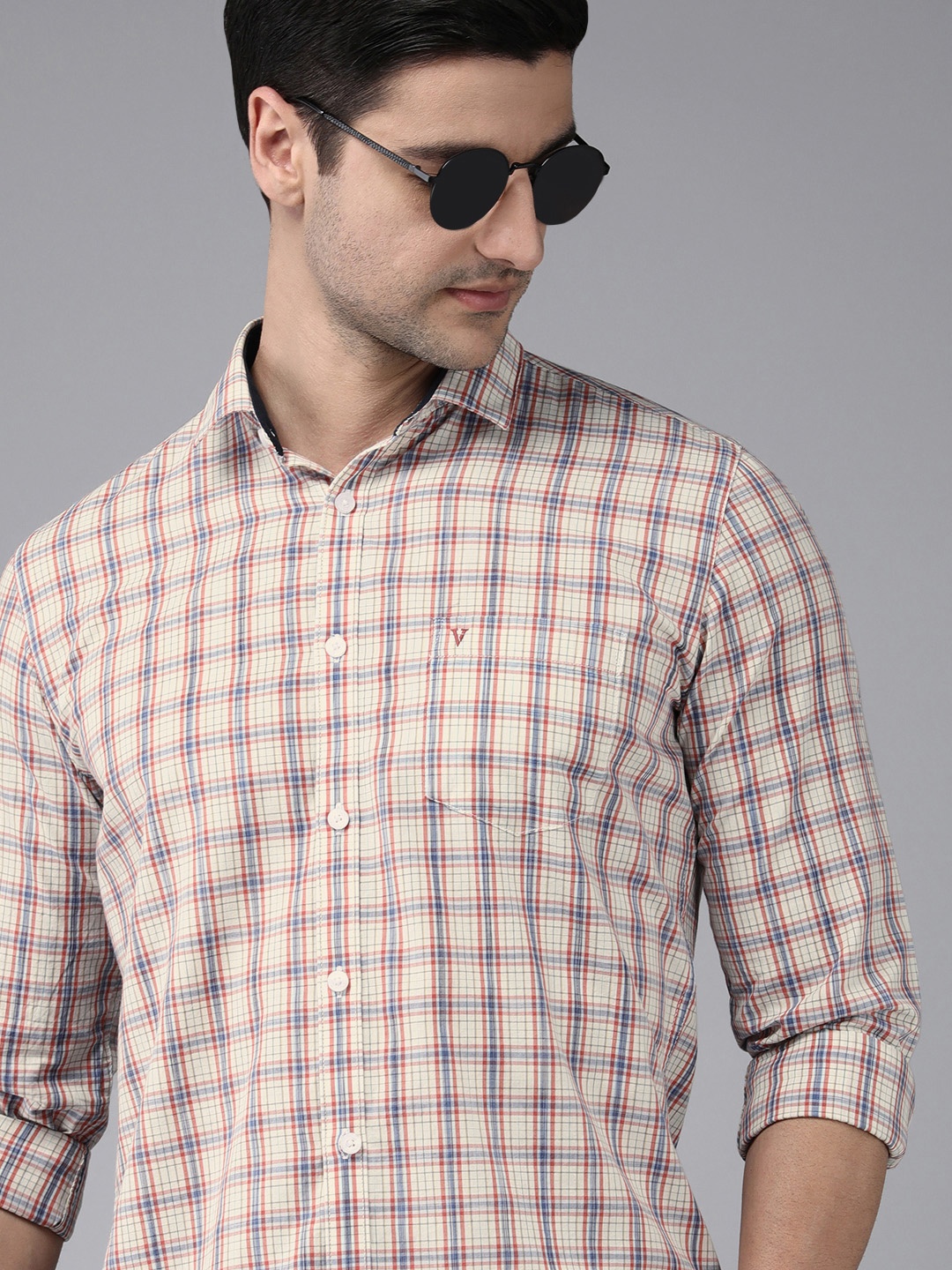 

Van Heusen Sport Men Cream And Red Slim Fit Tartan Checked Casual Shirt