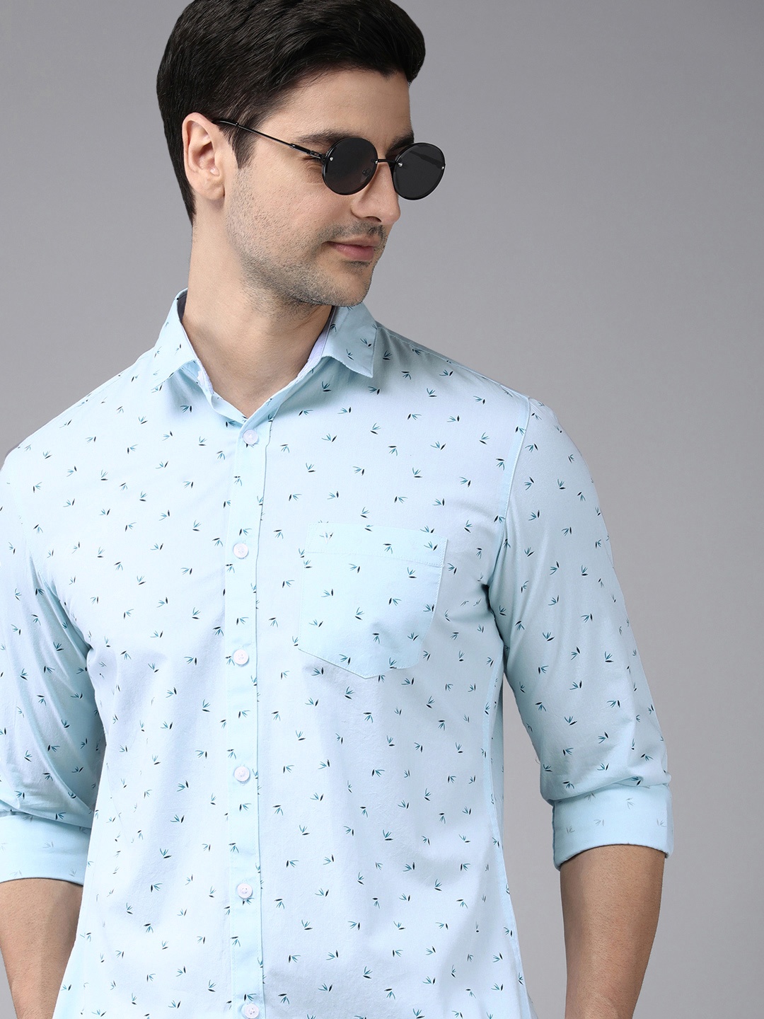 

Van Heusen Sport Men Blue Slim Fit Floral Printed Pure Cotton Casual Shirt