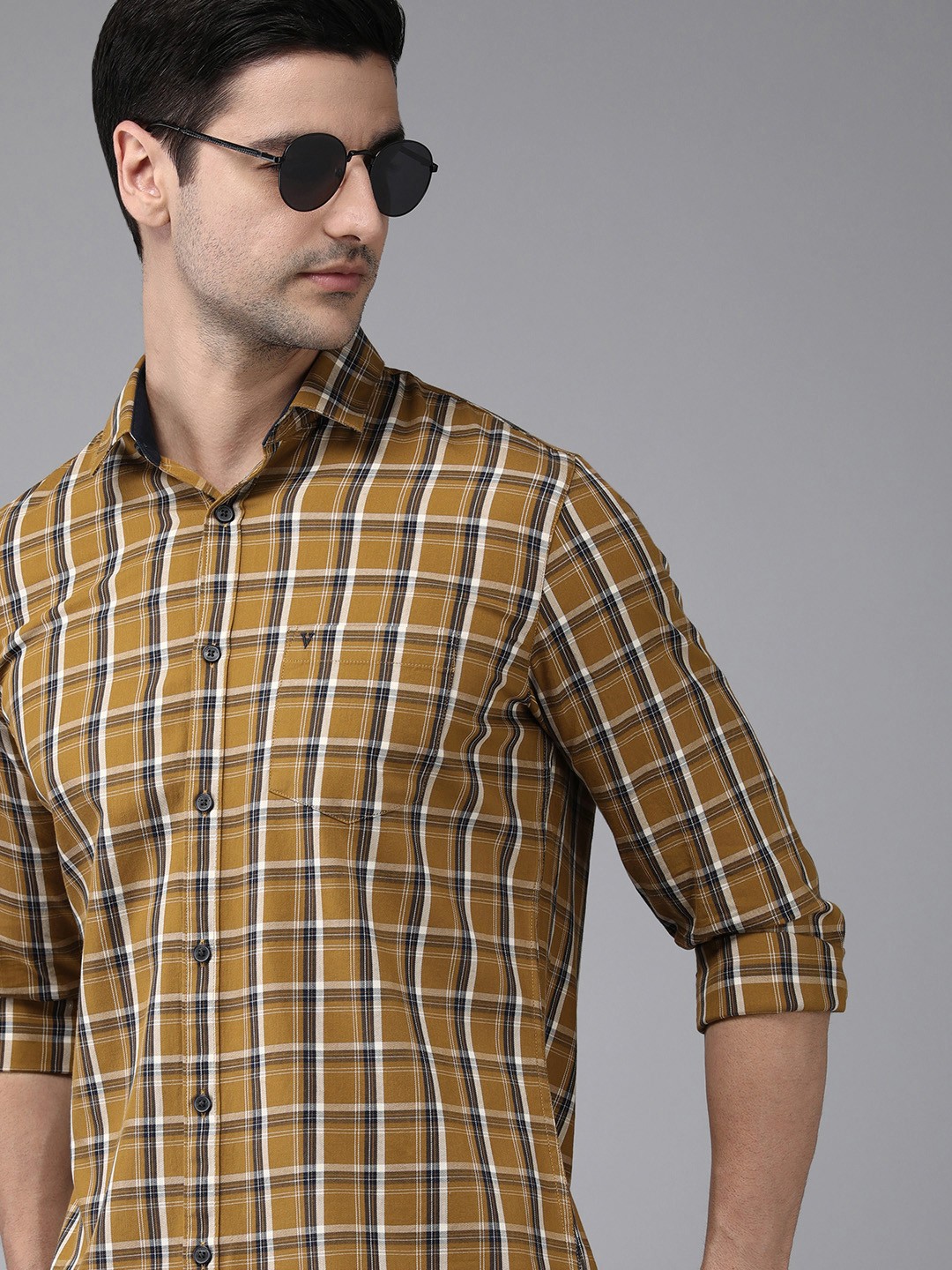 

Van Heusen Sport Men Yellow & Black Slim Fit Checked Casual Shirt