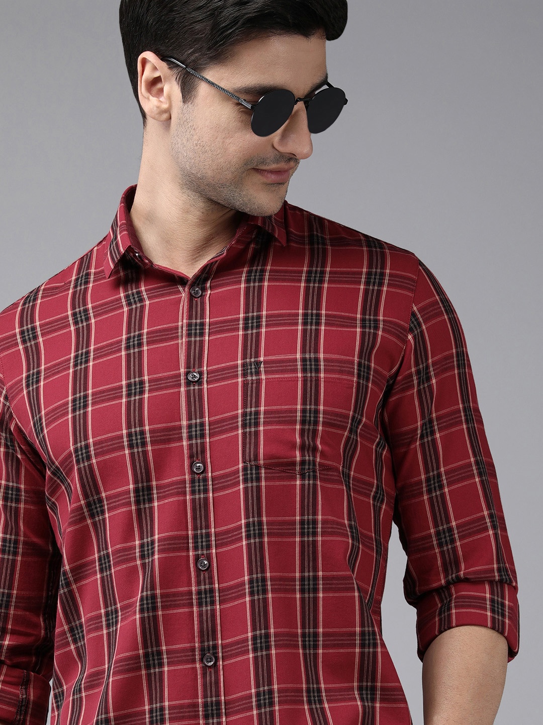 

Van Heusen Sport Men Red And Brown Slim Fit Tartan Checked Pure Cotton Casual Shirt