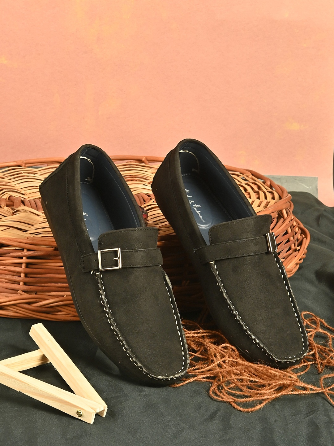 

Mast & Harbour Men Black Driving Shoes