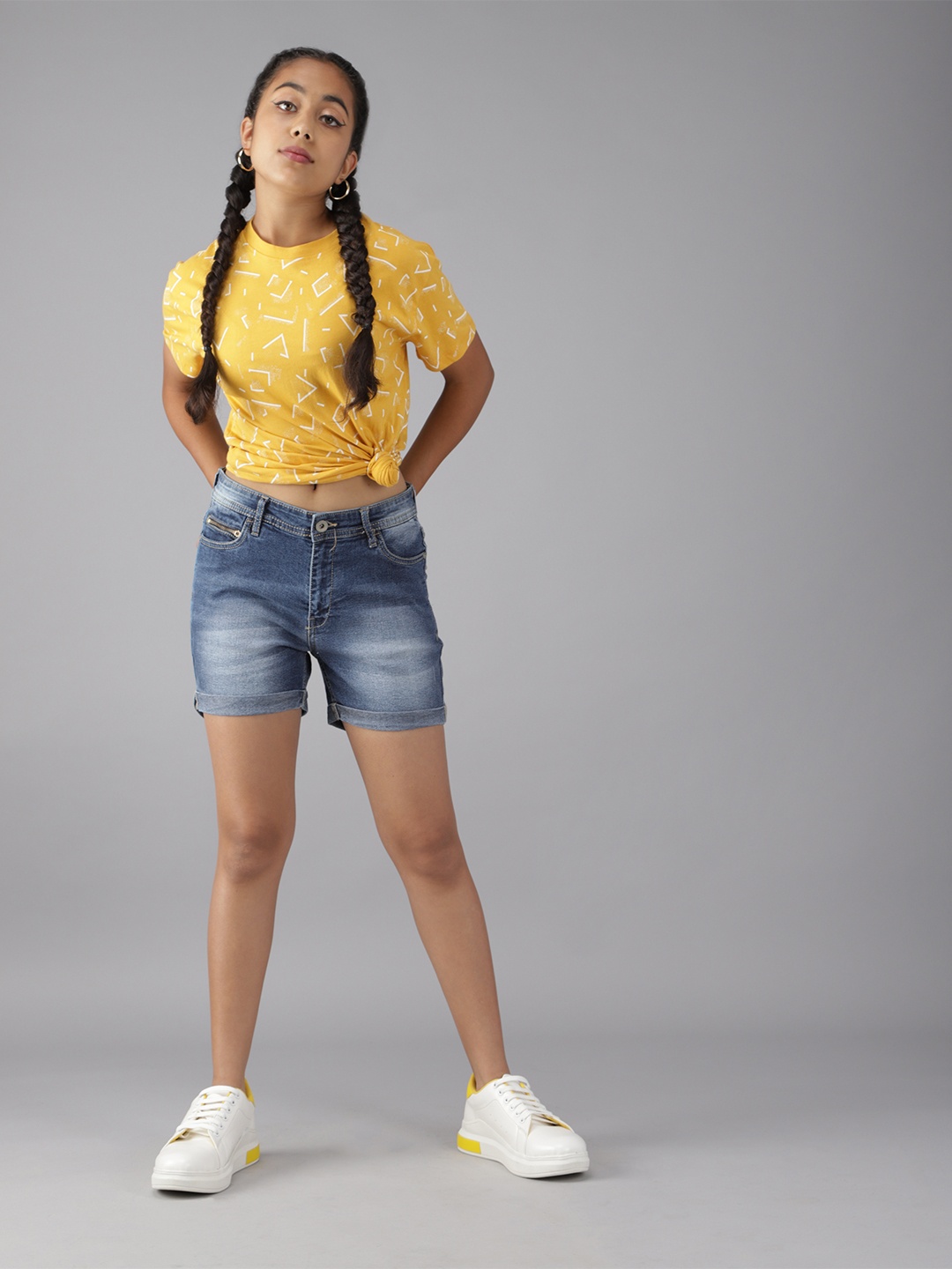 

UTH by Roadster Teen Girls Blue Solid Denim Shorts