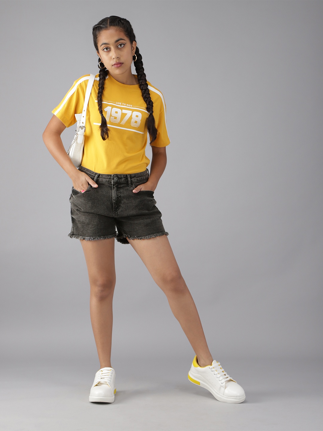

UTH by Roadster Teen Girls Charcoal Grey Denim Shorts