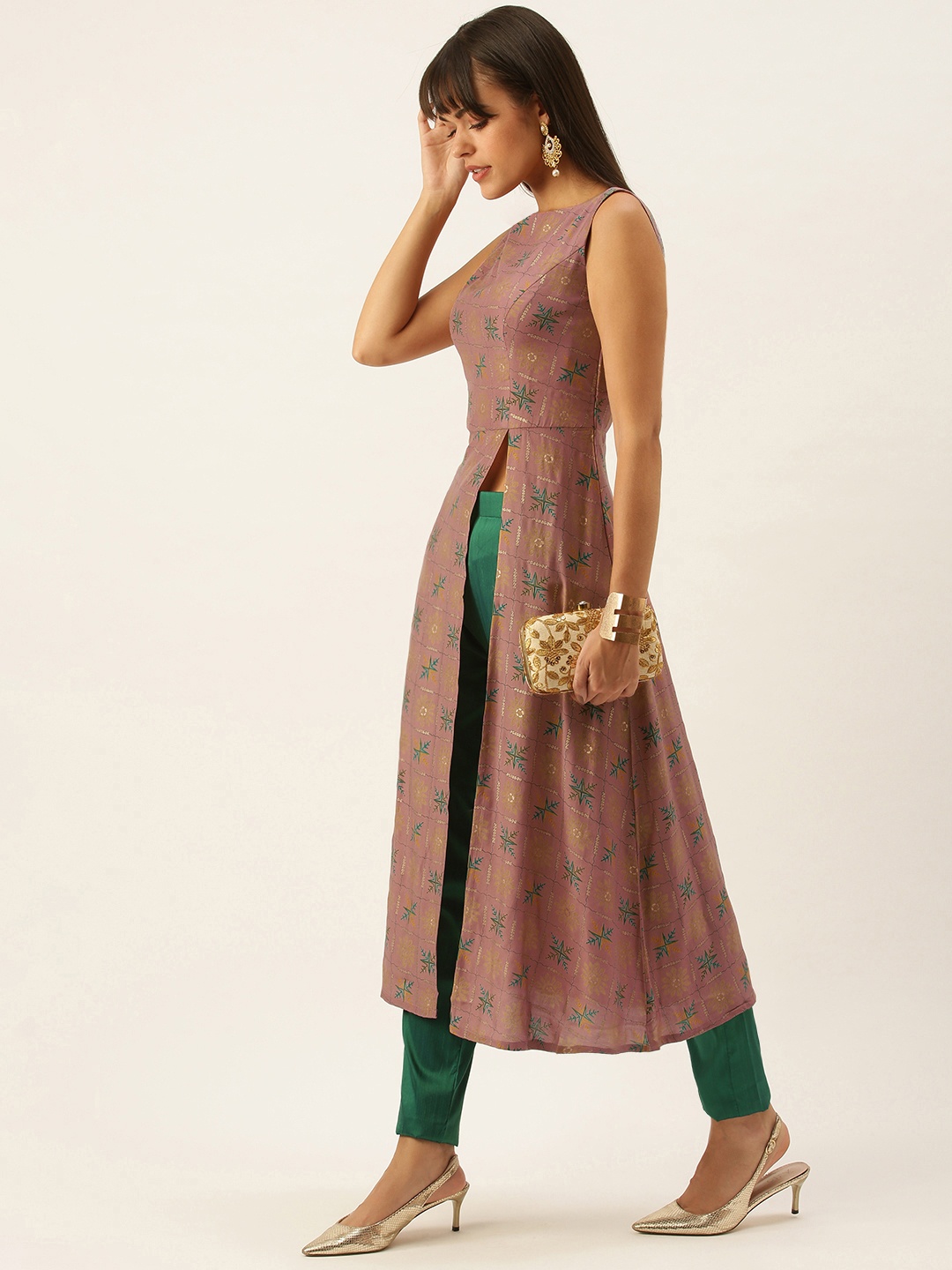 

Ethnovog Women Peach-Coloured Green Made To Measure Floral Printed Kurti with Trousers