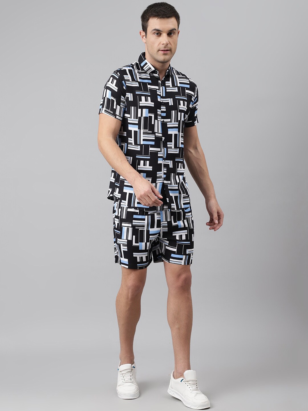 

Dennis Lingo Men Black & White Printed Shirt with Shorts