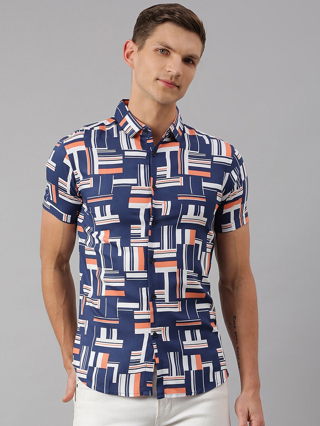 

Dennis Lingo Men Navy Blue Comfort Slim Fit Printed Casual Shirt