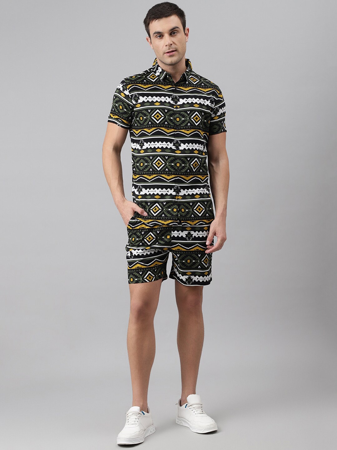 

Dennis Lingo Men Black Comfort Slim Fit Printed Casual Shirt With Shrots