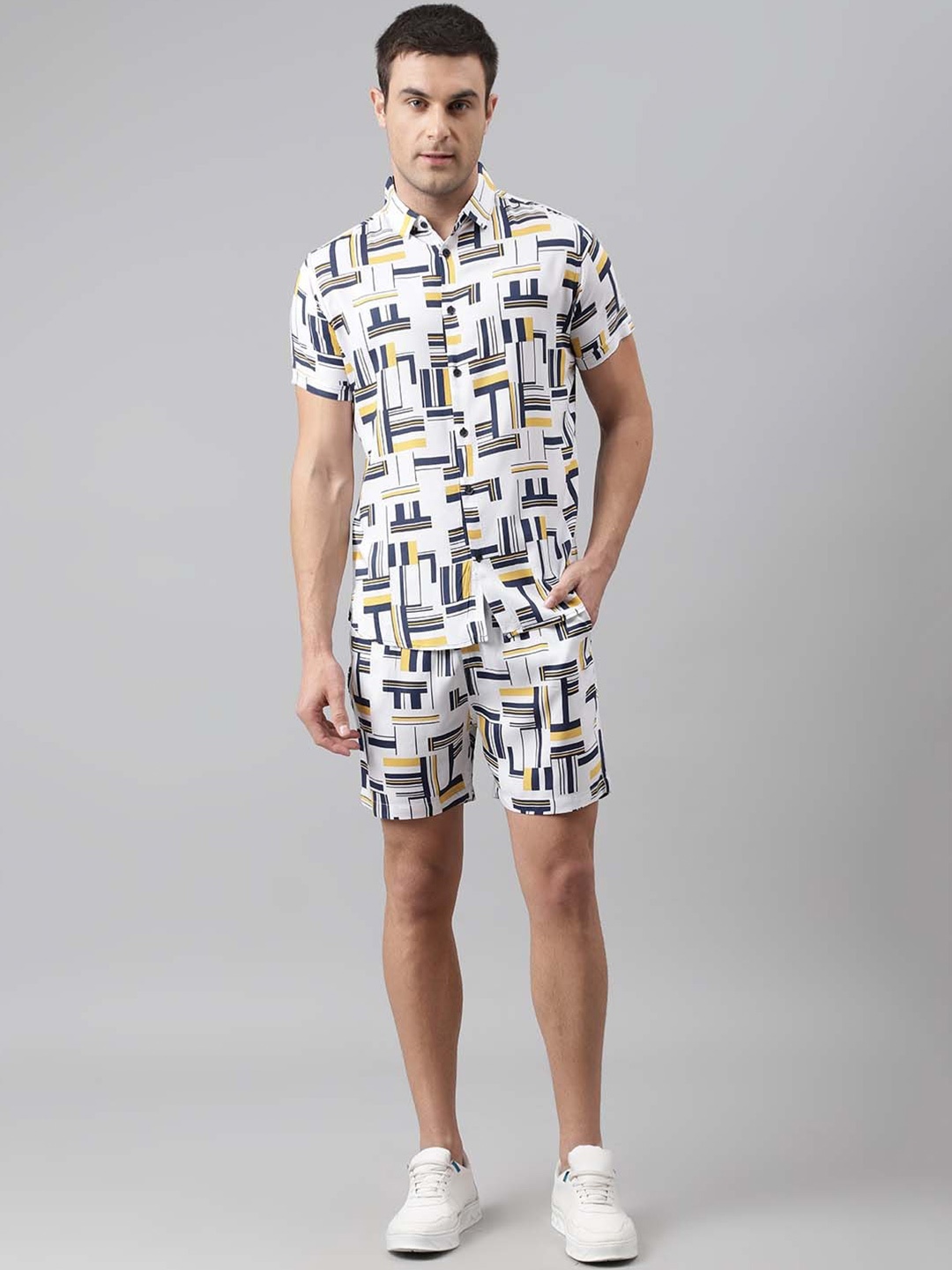 

Dennis Lingo Men White & Navy Blue Printed Shirt with Shorts