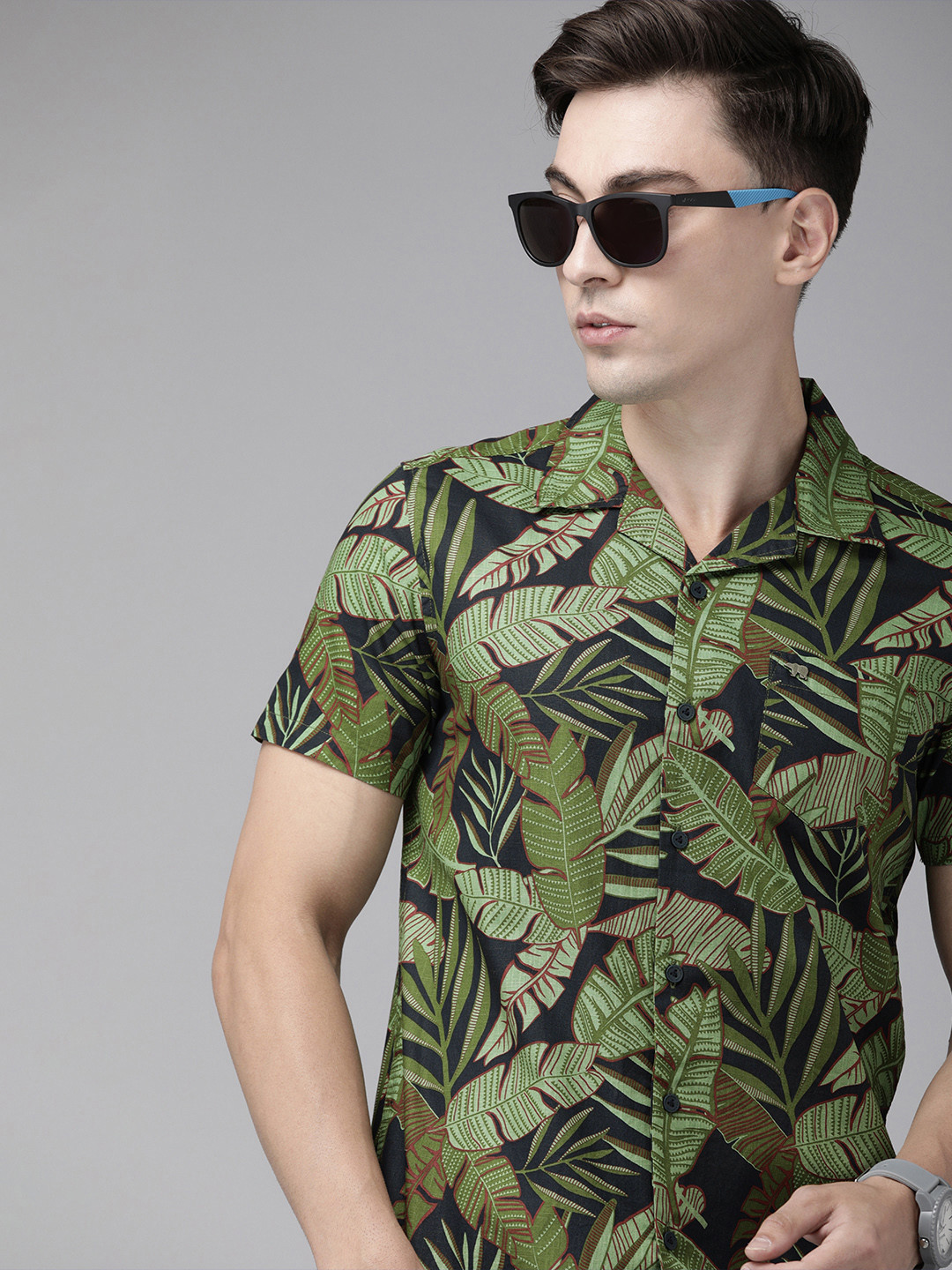 

THE BEAR HOUSE Men Navy Blue & Green Slim Fit Tropical Print Pure Cotton Casual Shirt