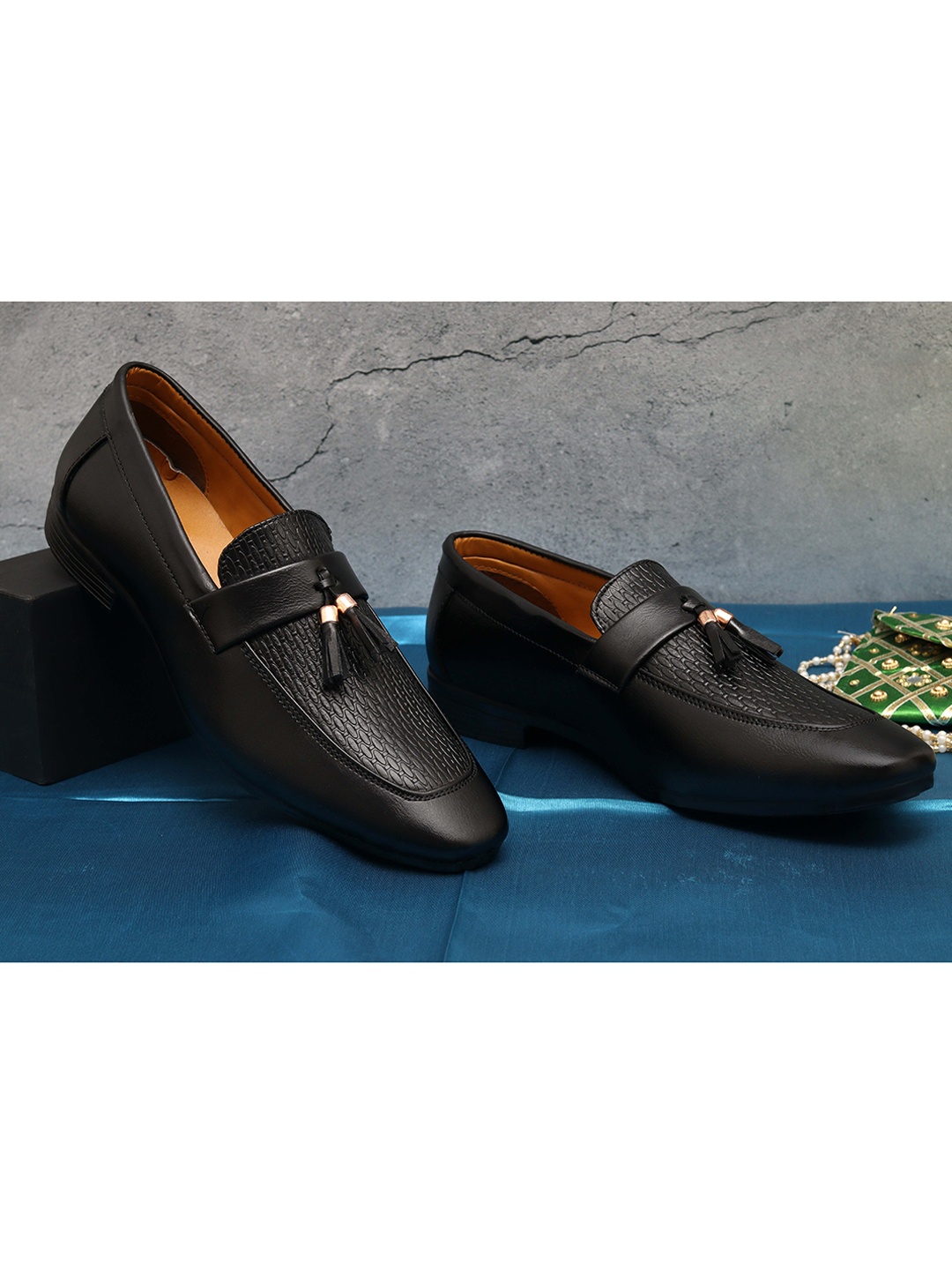 

Ferraiolo Men Black Solid Formal Loafers