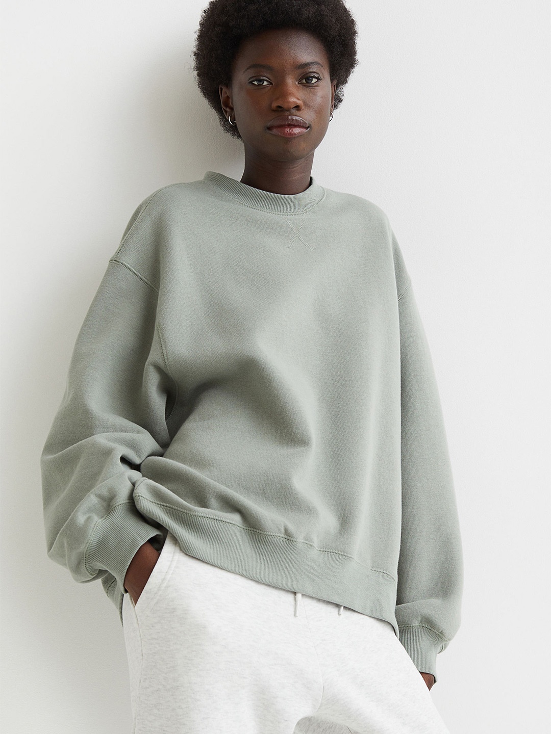 

H&M Women Green Solid Oversized Sweatshirt