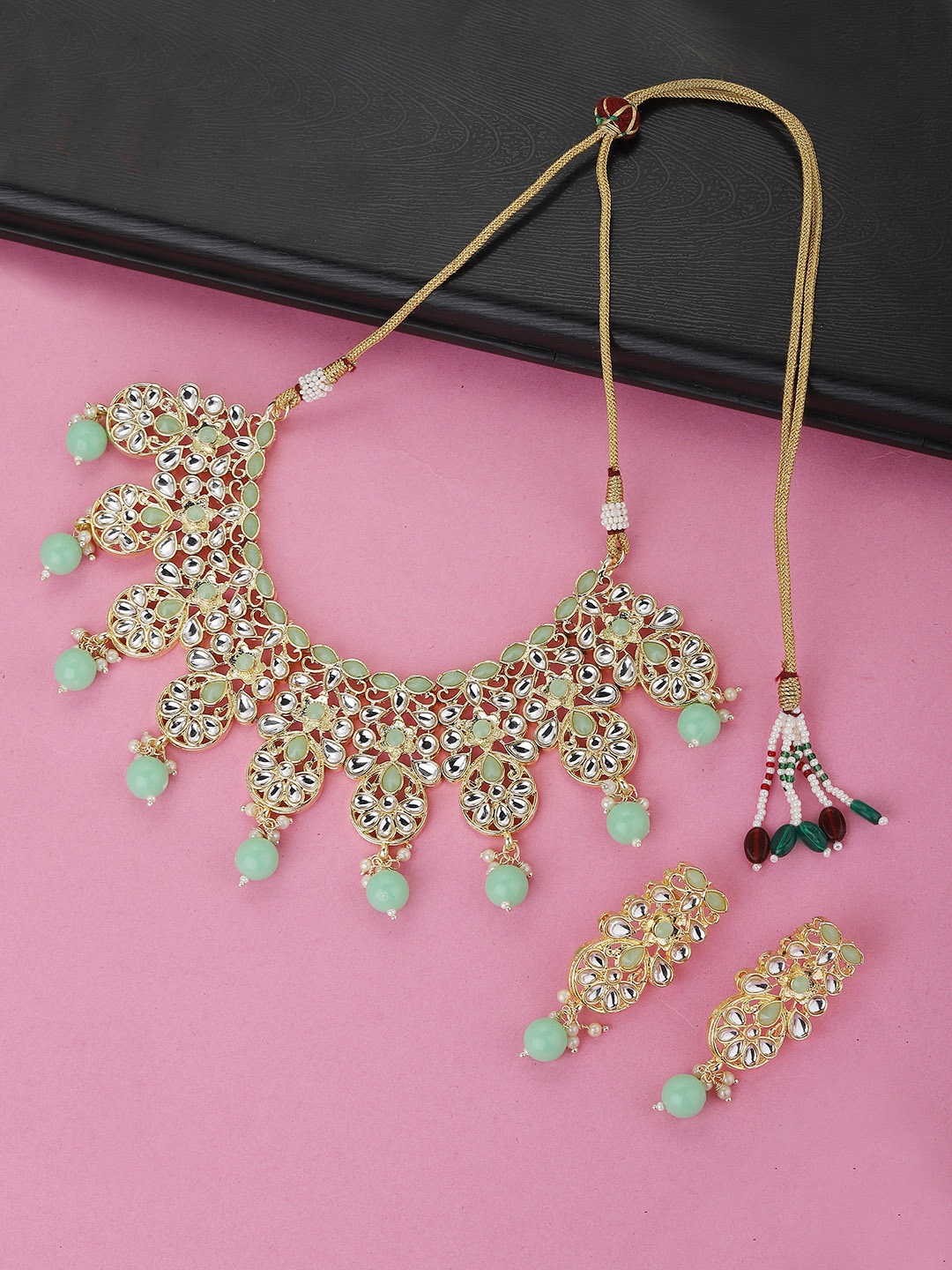 KOLHA-BY CARLTON Green Gold-Plated Kundan-Studded & Beaded Jewellery Set