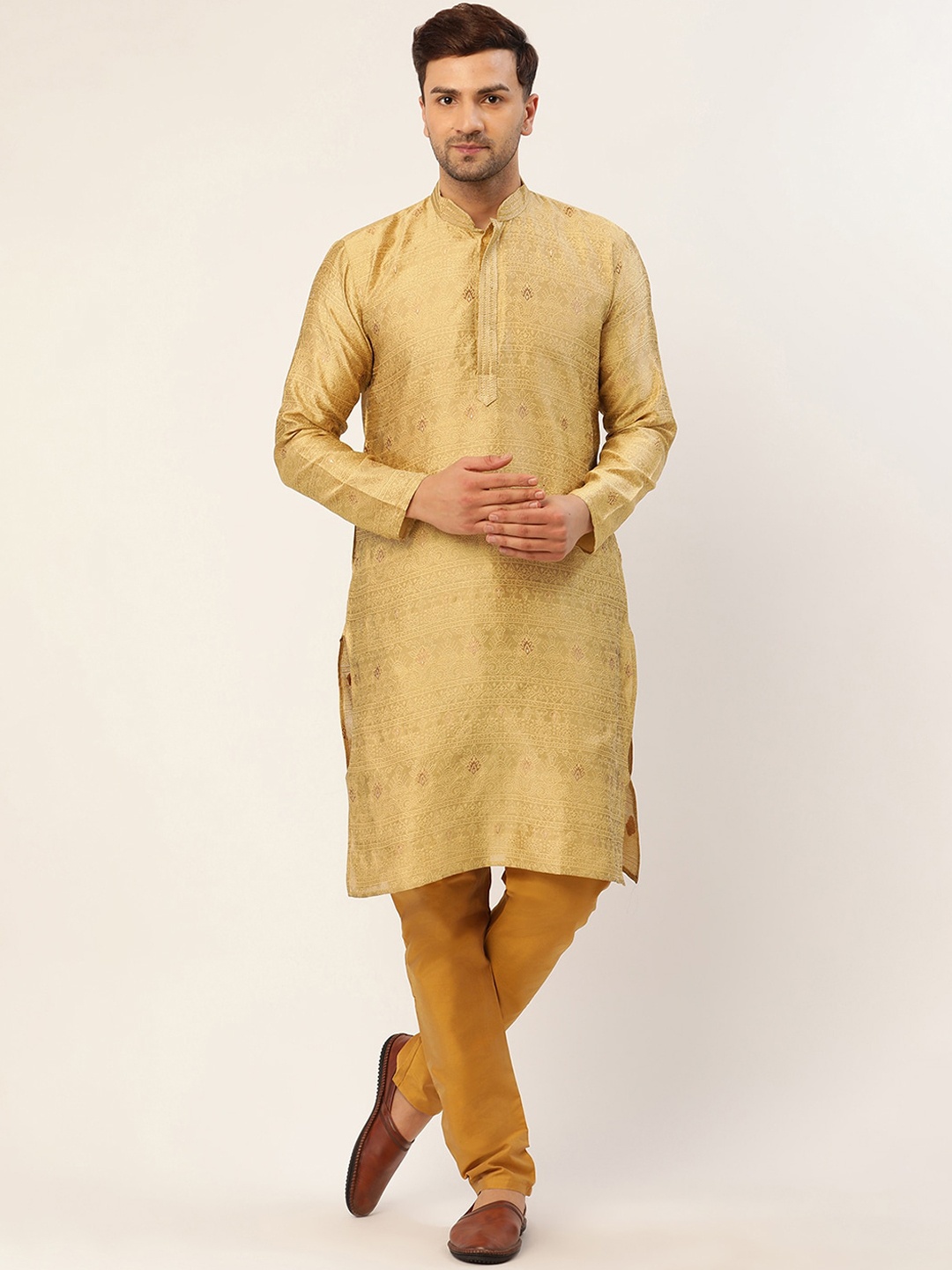 

Jompers Men Gold-Toned Kurta with Churidar