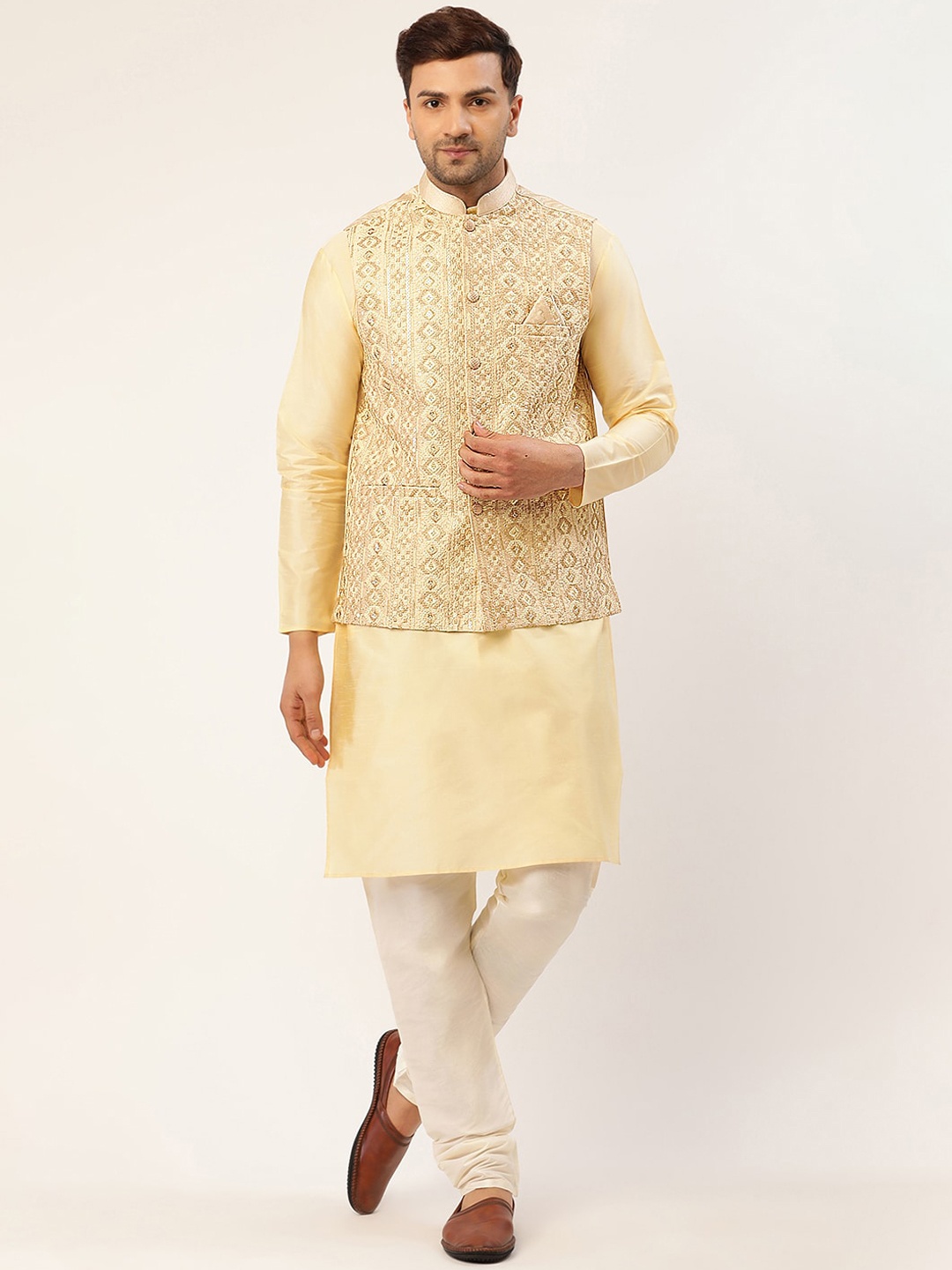 

Jompers Men Cream Ethnic Motifs Embroidered Layered Kurta with Churidar