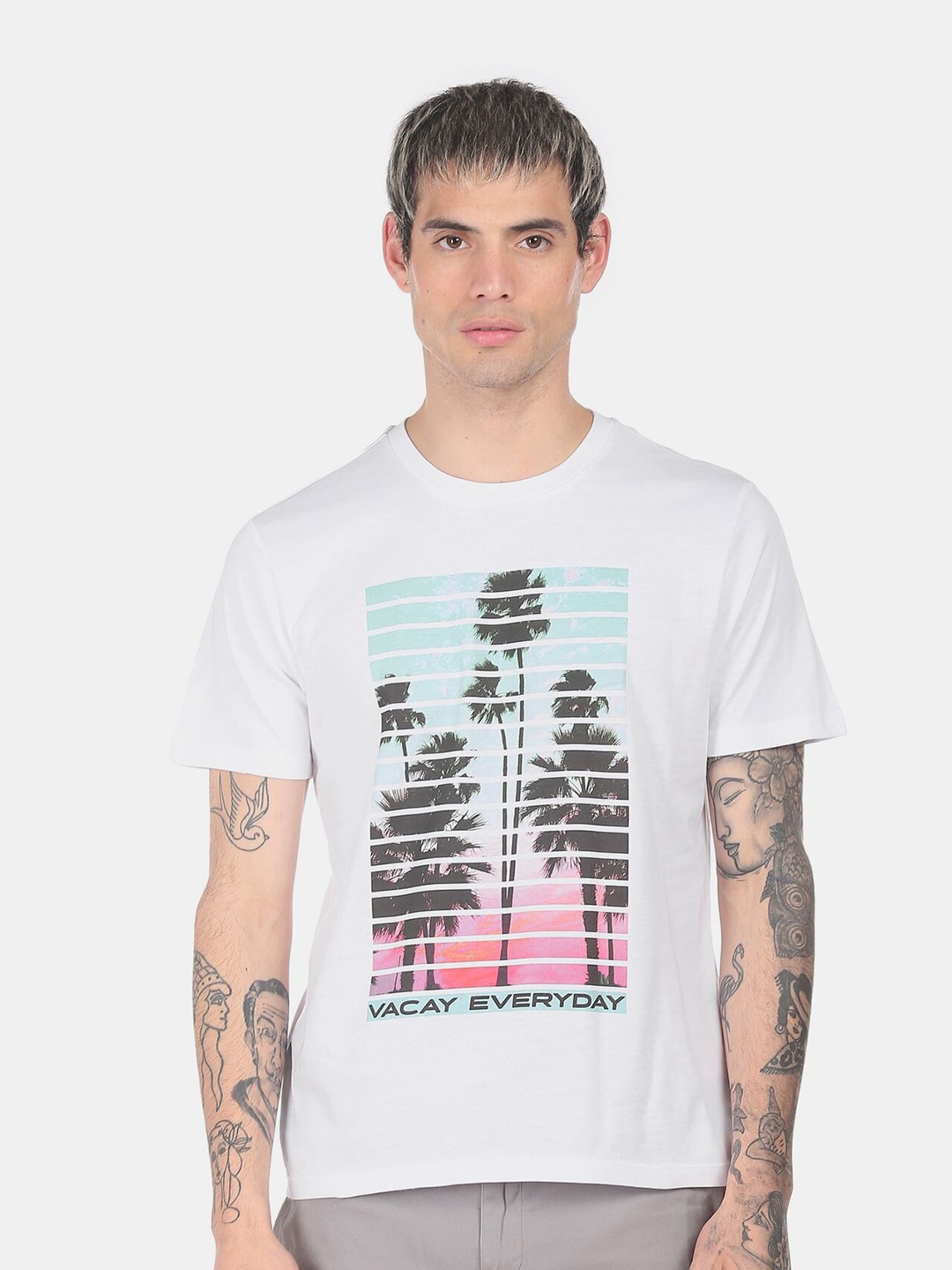 

Aeropostale Men White Printed Tropical Regular Fit Pure Cotton T-shirt