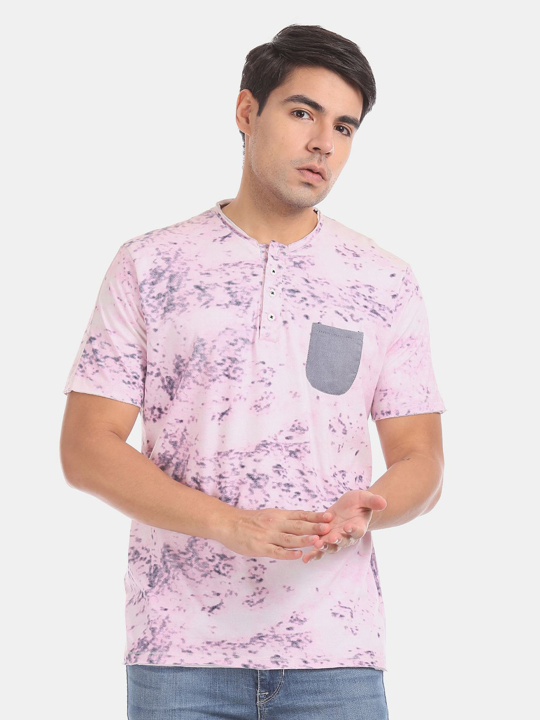 

Ruggers Men Pink Tie and Dye Printed Henley Neck Pockets T-shirt