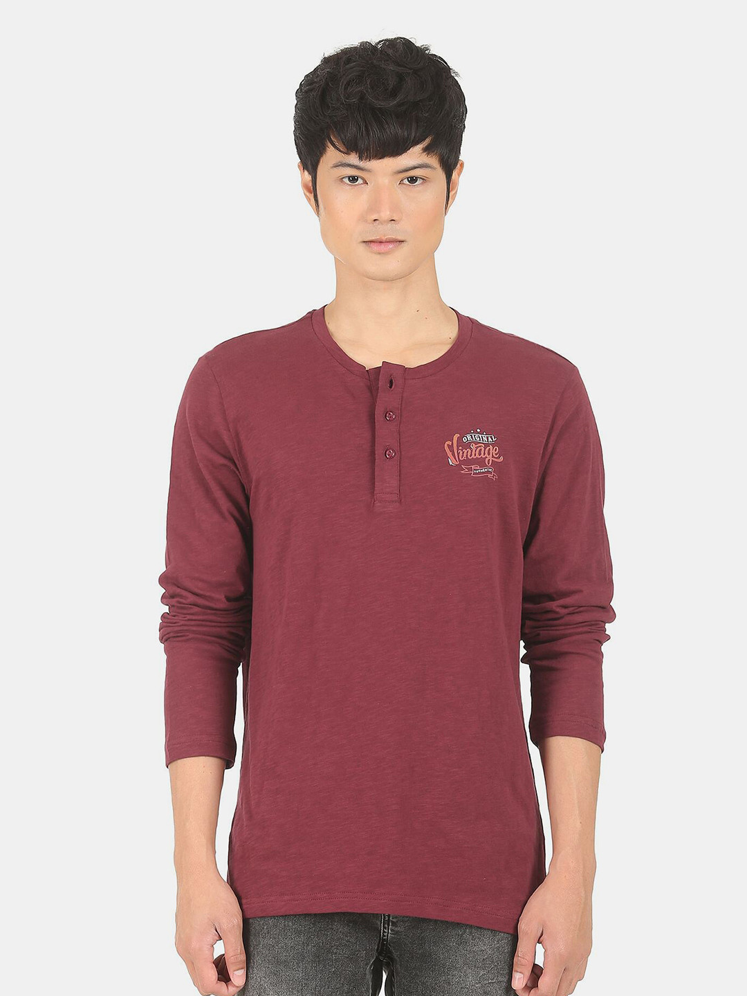 

Ruggers Men Red Solid Henley Neck Pure Cotton T-shirt