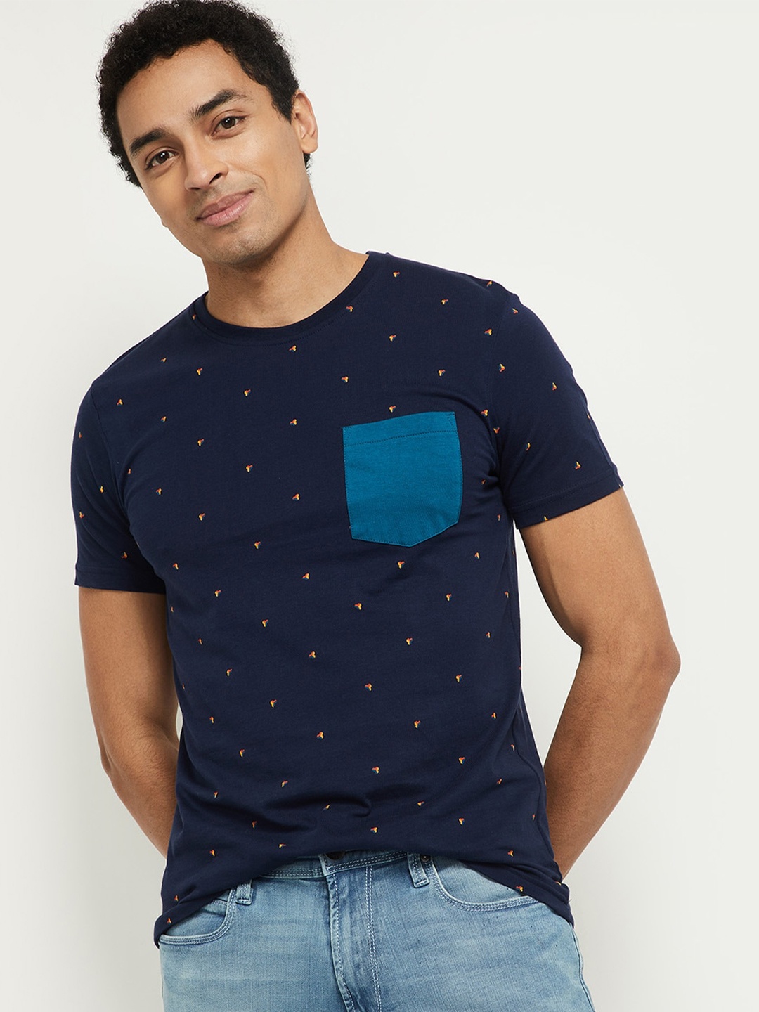 

max Men Navy Blue & Yellow Printed Pockets Pure Cotton T-shirt