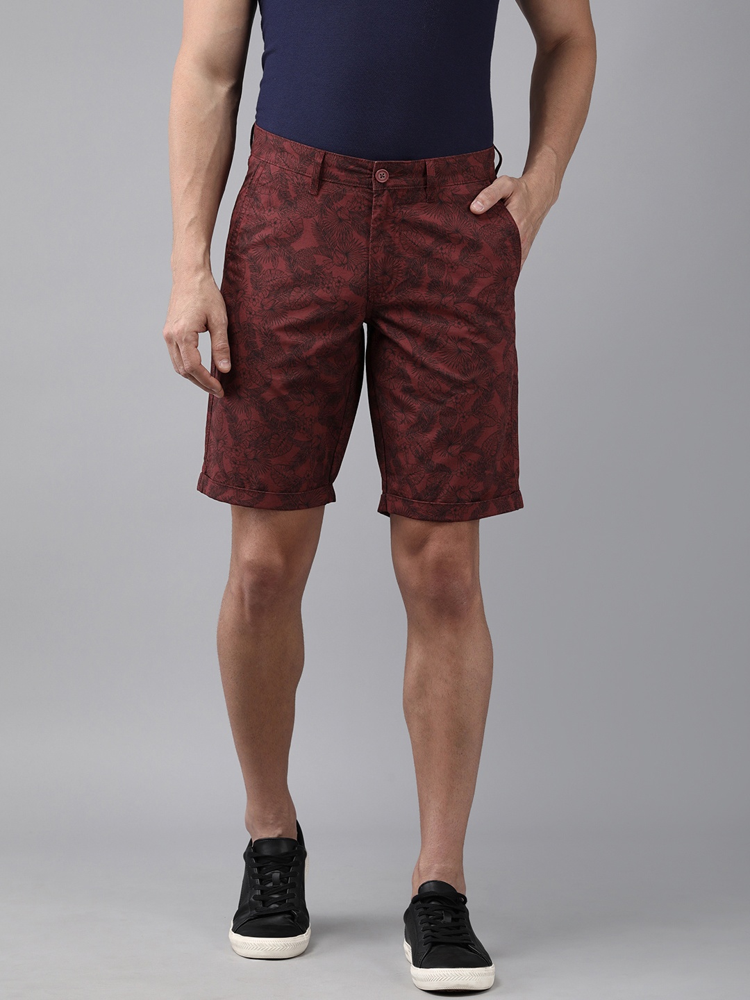 

Van Heusen Sport Men Maroon Conversational Printed Regular Shorts