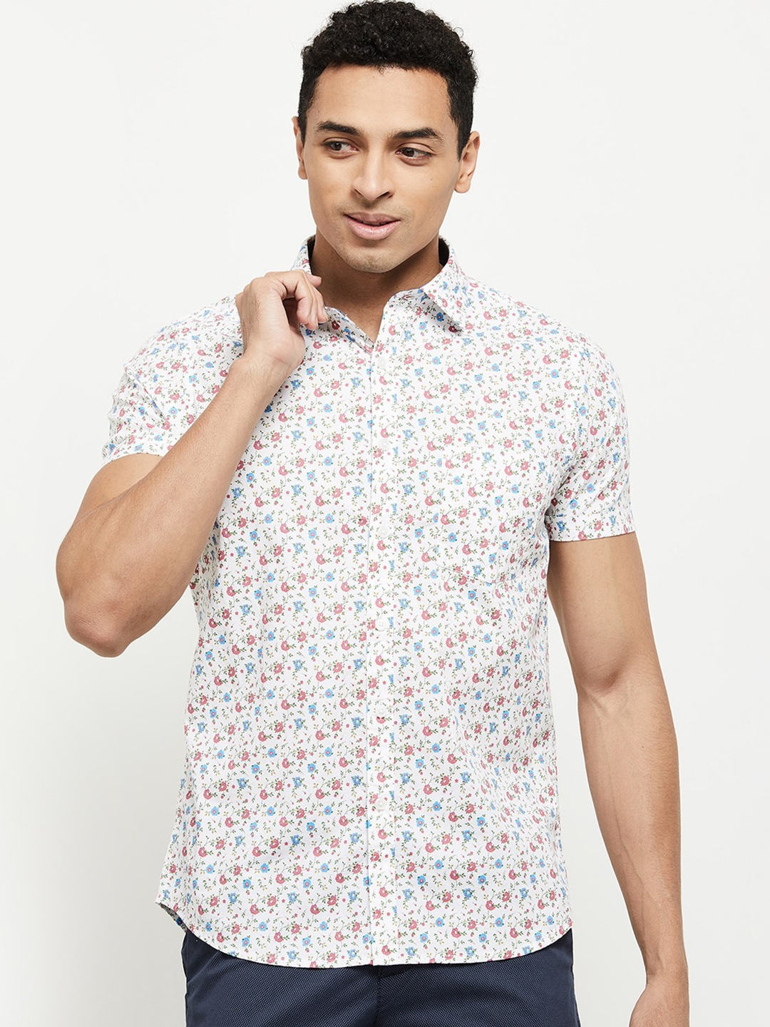 

max Men White Regular Fit Ditsy Floral Printed Cotton Casual Shirt