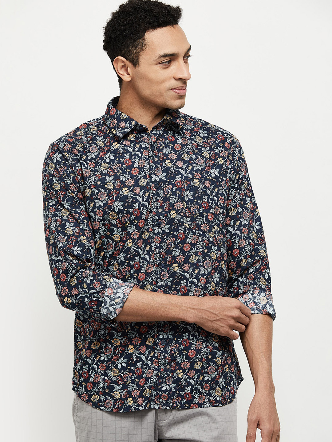 

max Men Navy Blue Floral Printed Casual Shirt