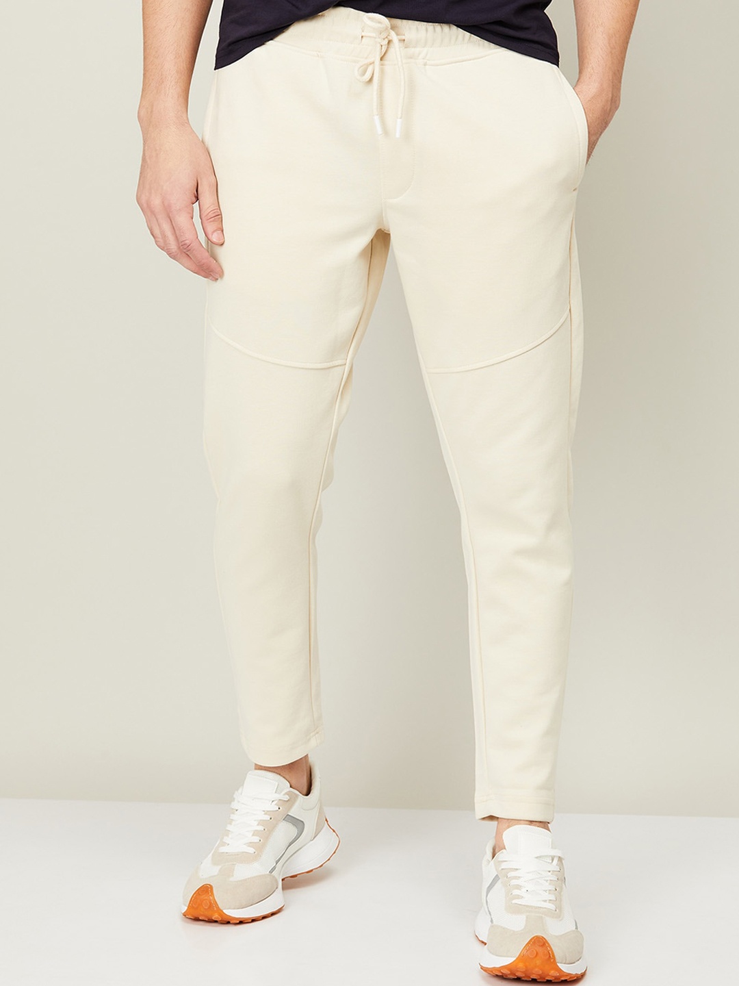 

Bossini Men Off-White Regular Fit Joggers Trousers