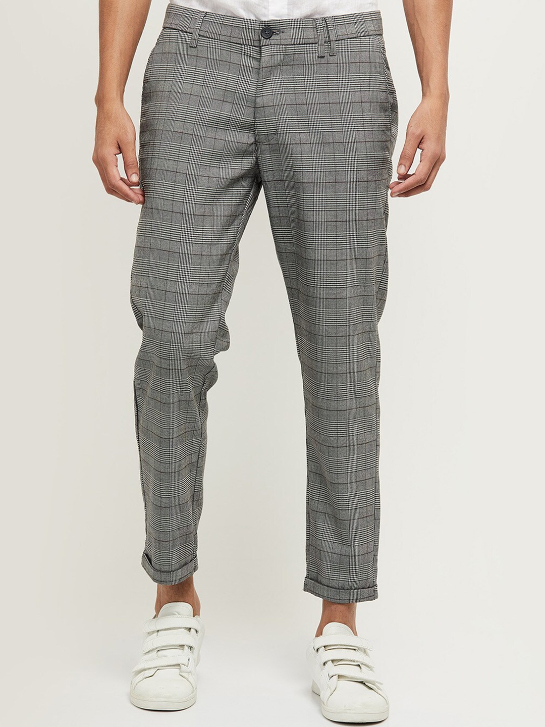 

max Men Grey Regular Fit Checked Cotton Trousers