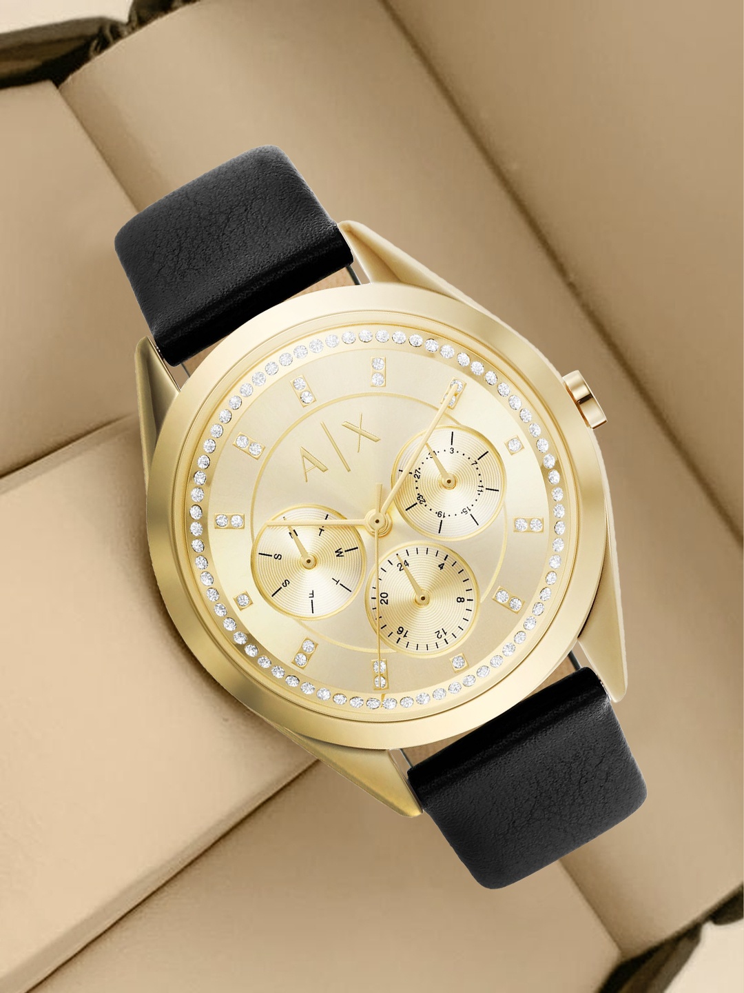 

Armani Exchange Women Gold-Toned Dial & Black Leather Straps Analogue Watch AX5656