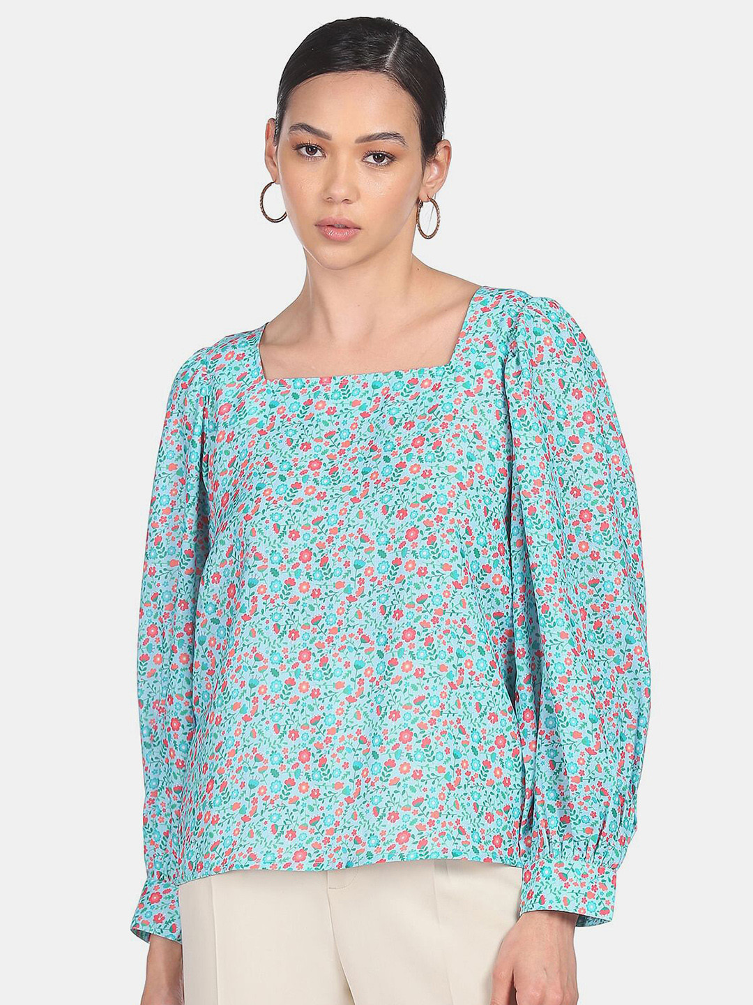 

SHFFL Blue & Coral Floral Printed Puff Sleeves Top