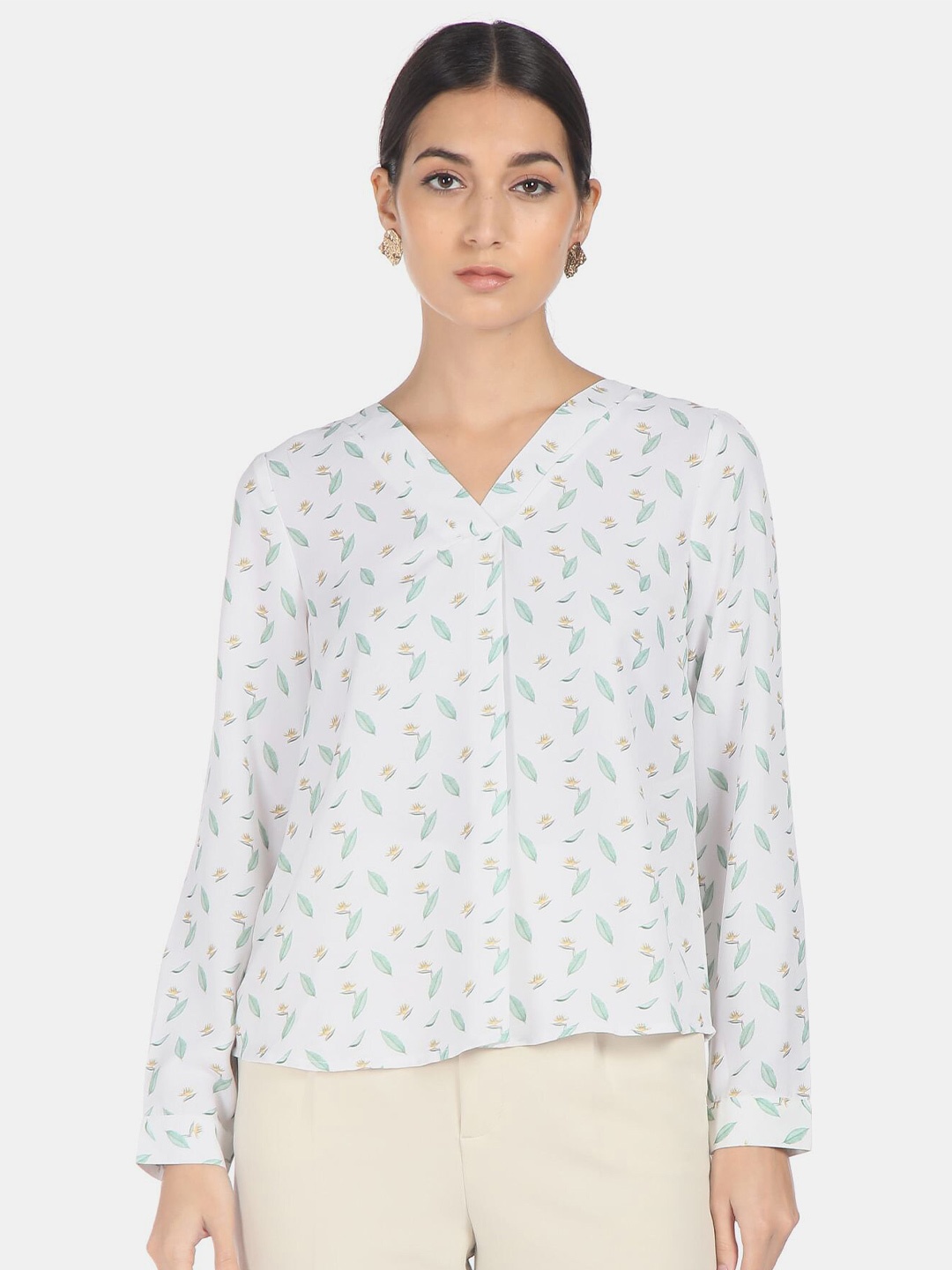 

SHFFL Women White & Blue Floral Printed Top