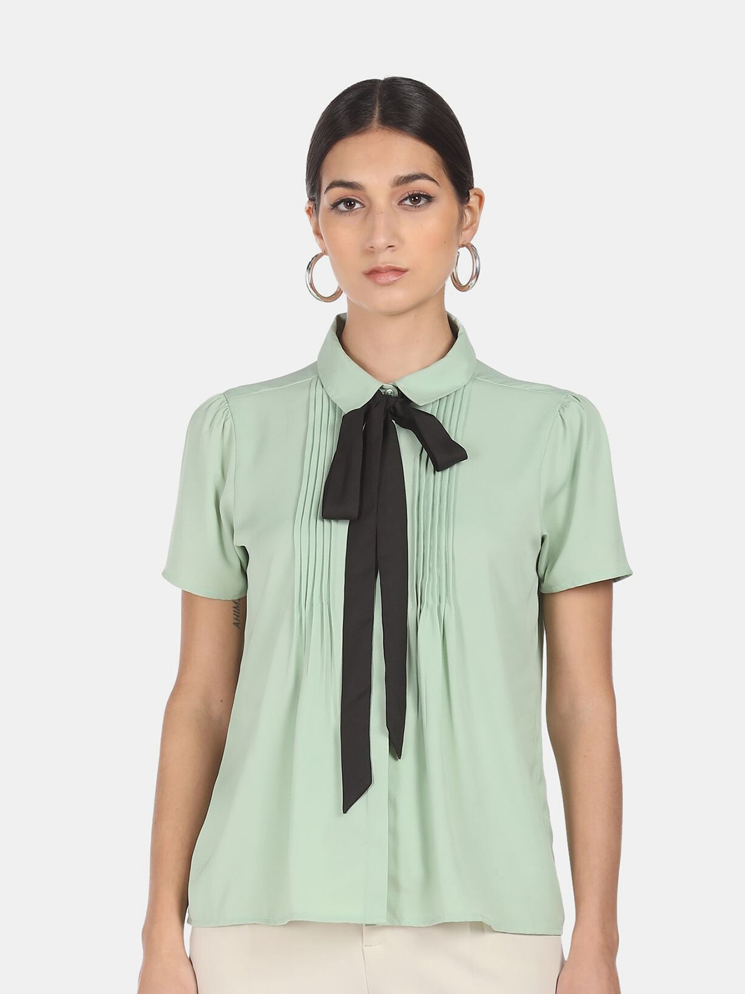 

SHFFL Green & Black Bow Neck Shirt Style Top