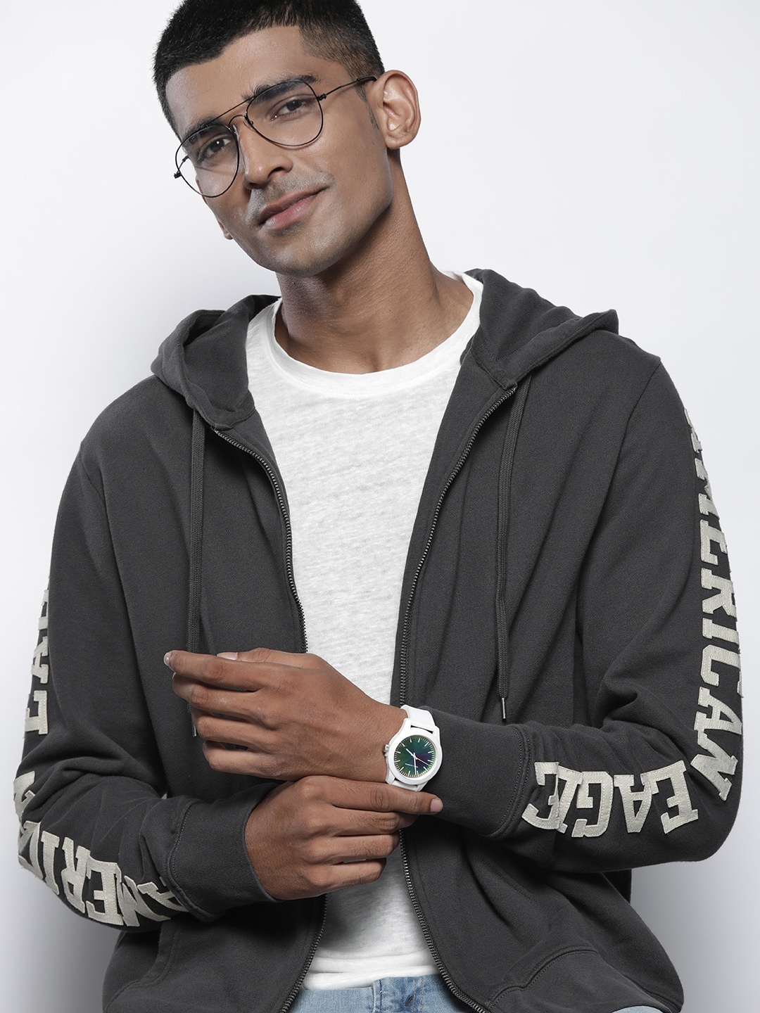 

AMERICAN EAGLE OUTFITTERS Men Black Hooded Sweatshirt