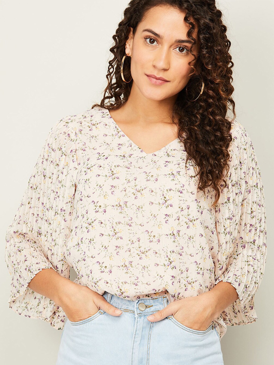 

CODE by Lifestyle Cream Floral Print Top