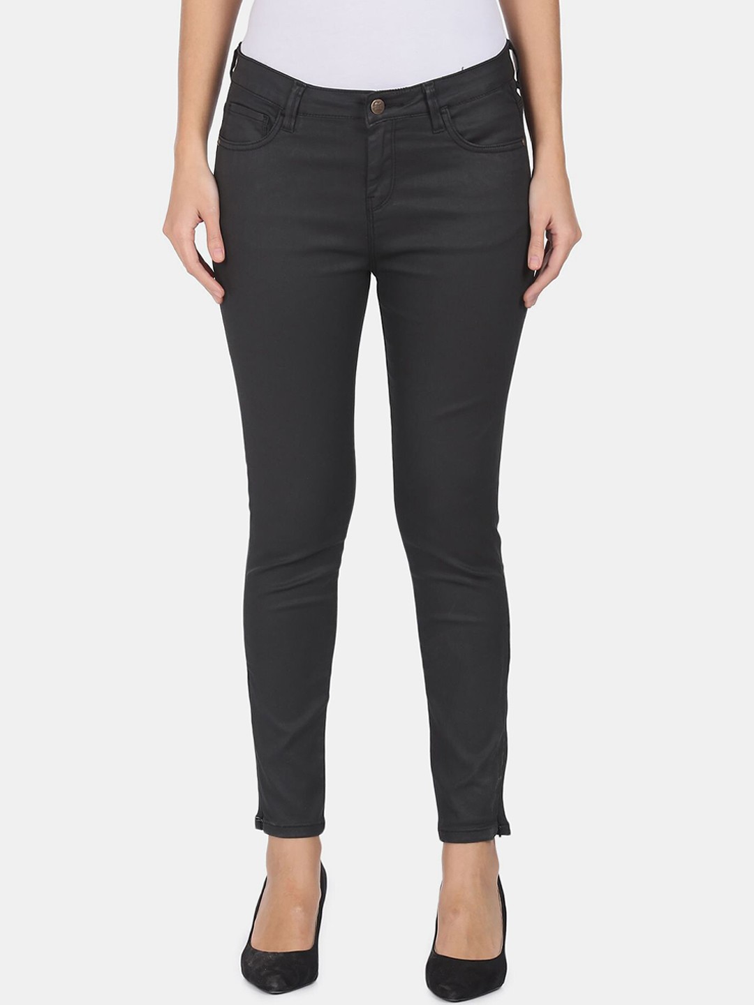 

Cherokee Women Black Mid Rise Clean Look Jeans