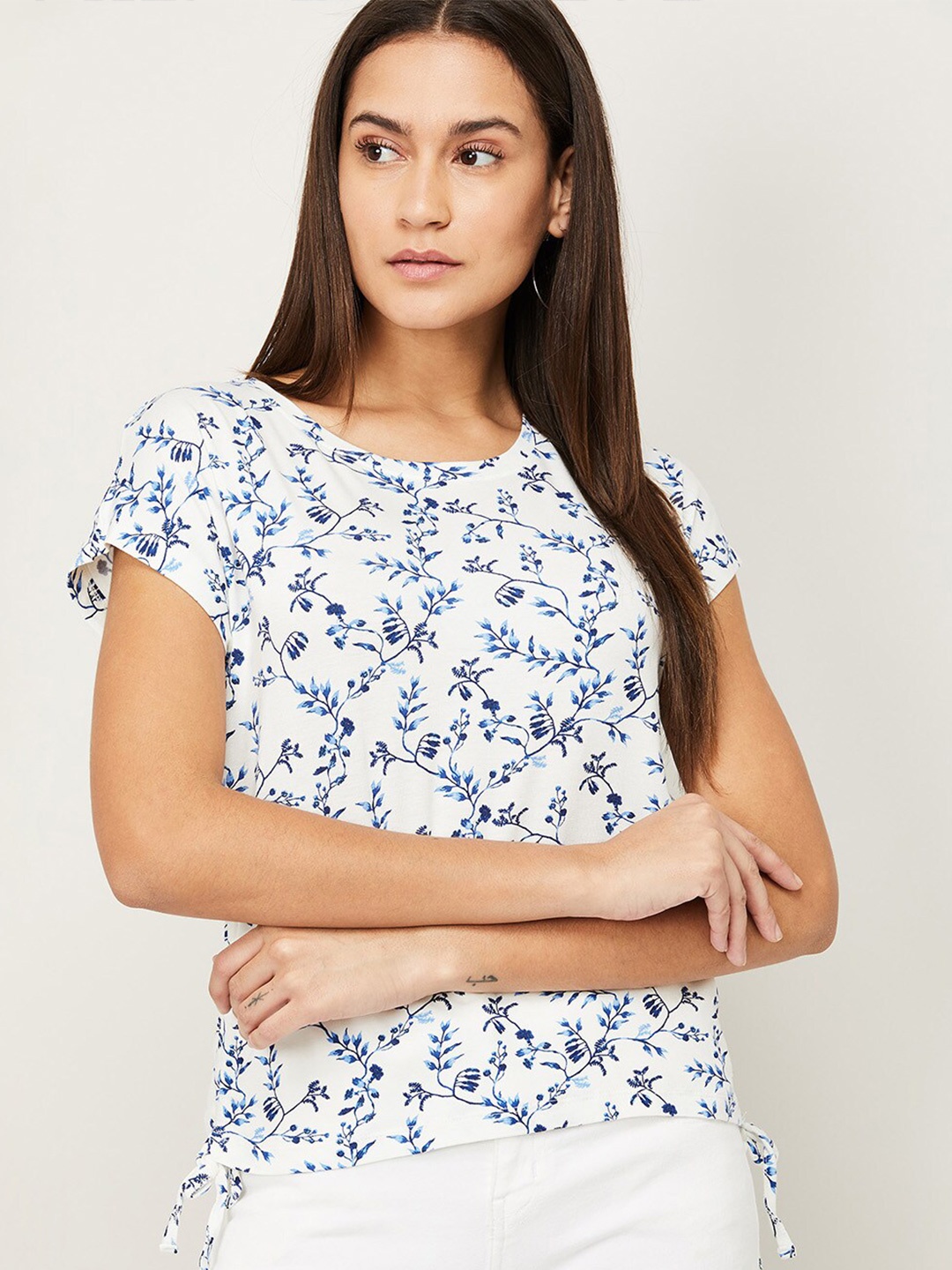 

Fame Forever by Lifestyle Off White & Blue Floral Printed Top