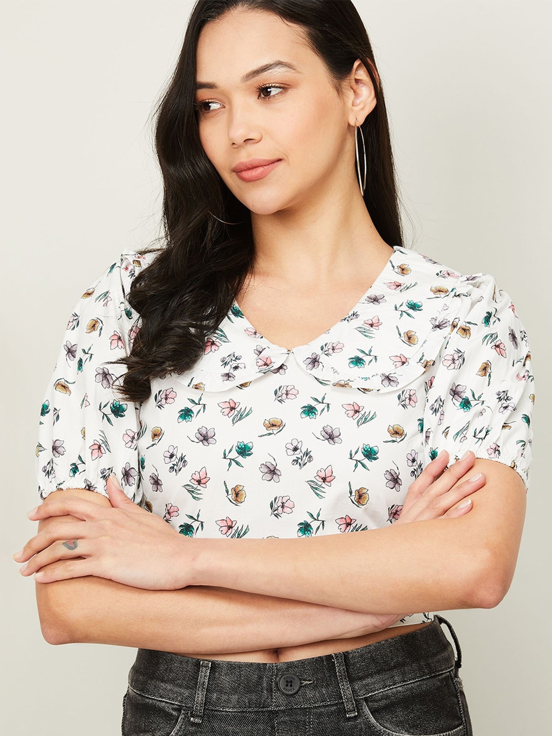

Ginger by Lifestyle Off White & Black Floral Print Crop Top