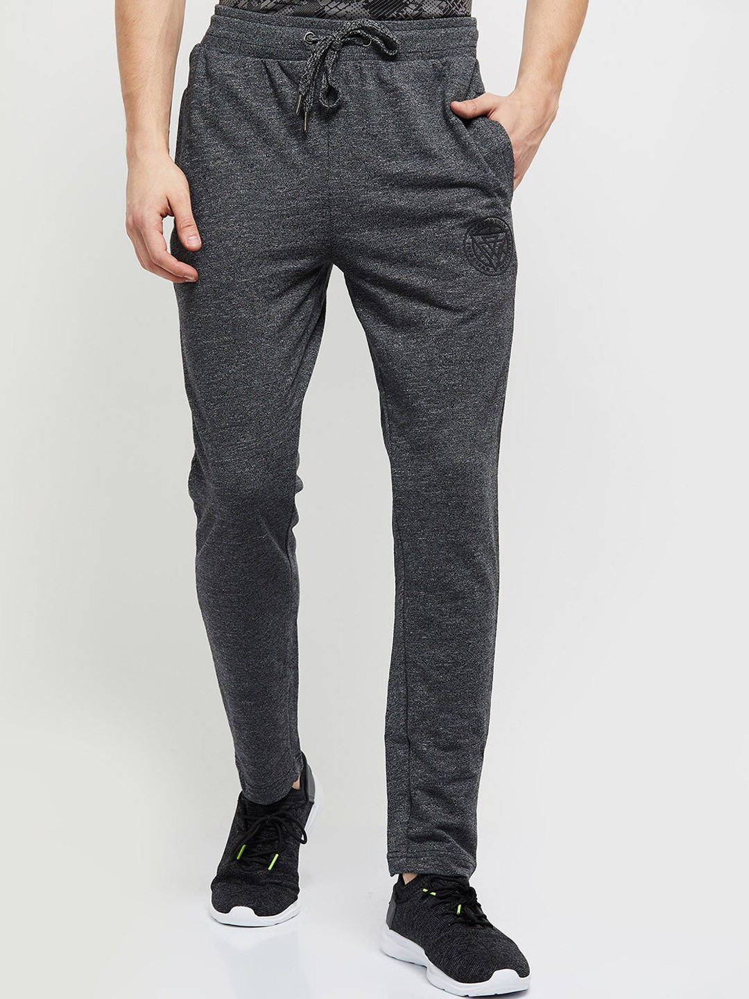 

max Men Black Solid Track Pants