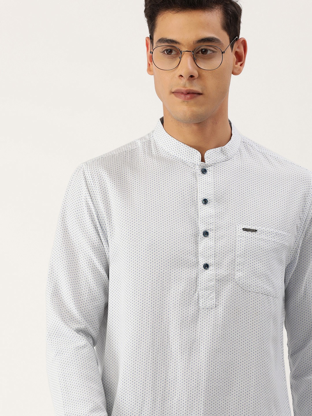 

Peter England Men White & Blue Printed Mandarina collar Kurta