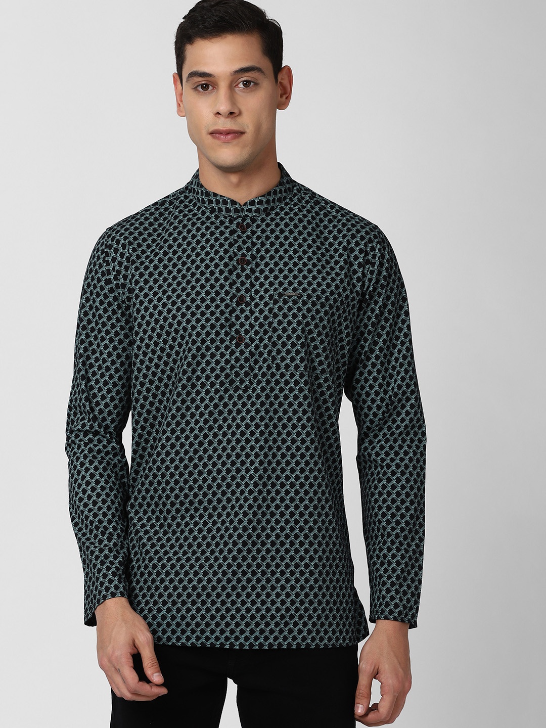 

Peter England Men Black & Lime Green Geometric Printed Kurta