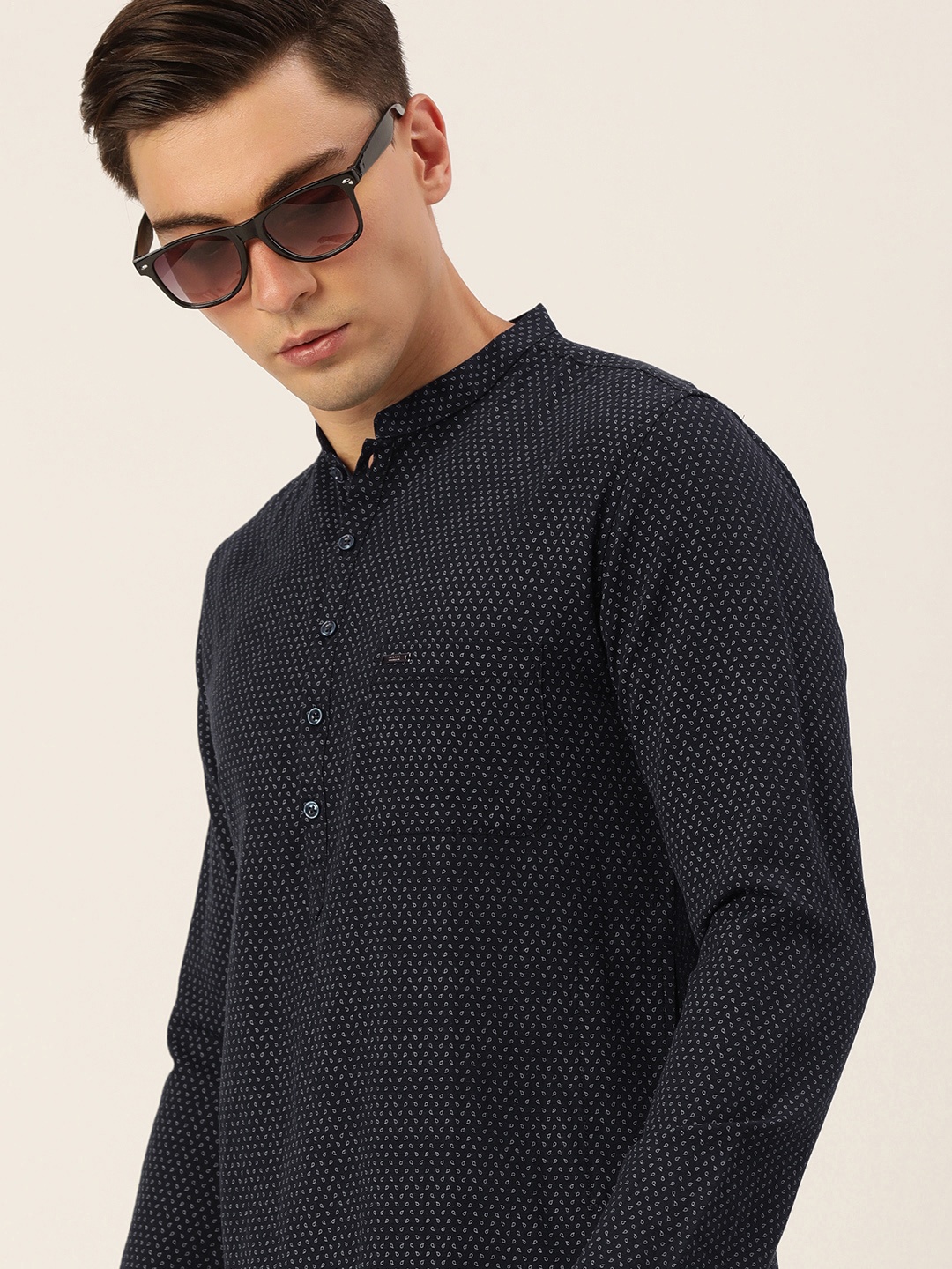 

Peter England Men Navy Blue & White Ethnic Motifs Printed Kurta