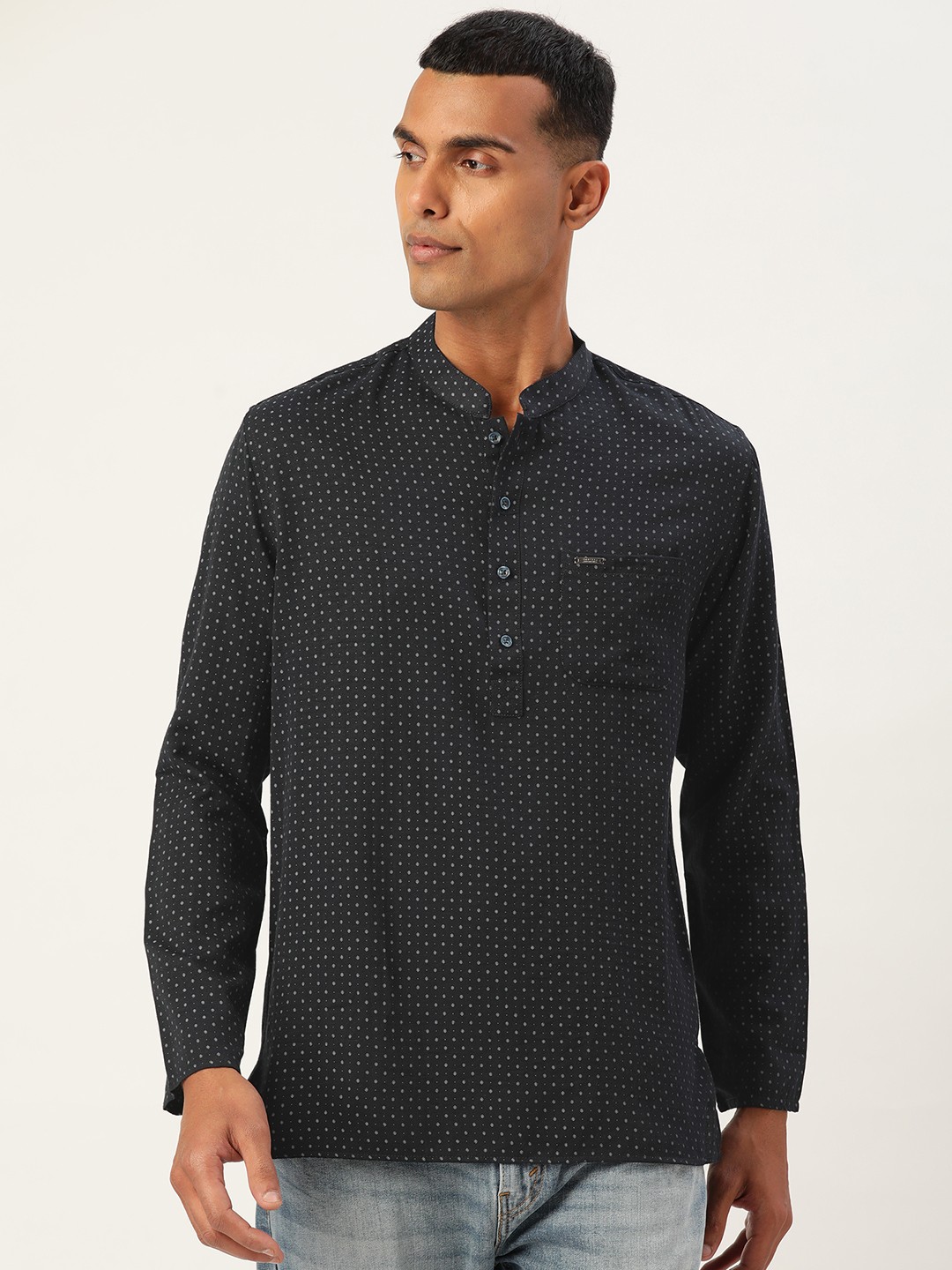 

Peter England Geometric Printed Monochrome Kurta, Black