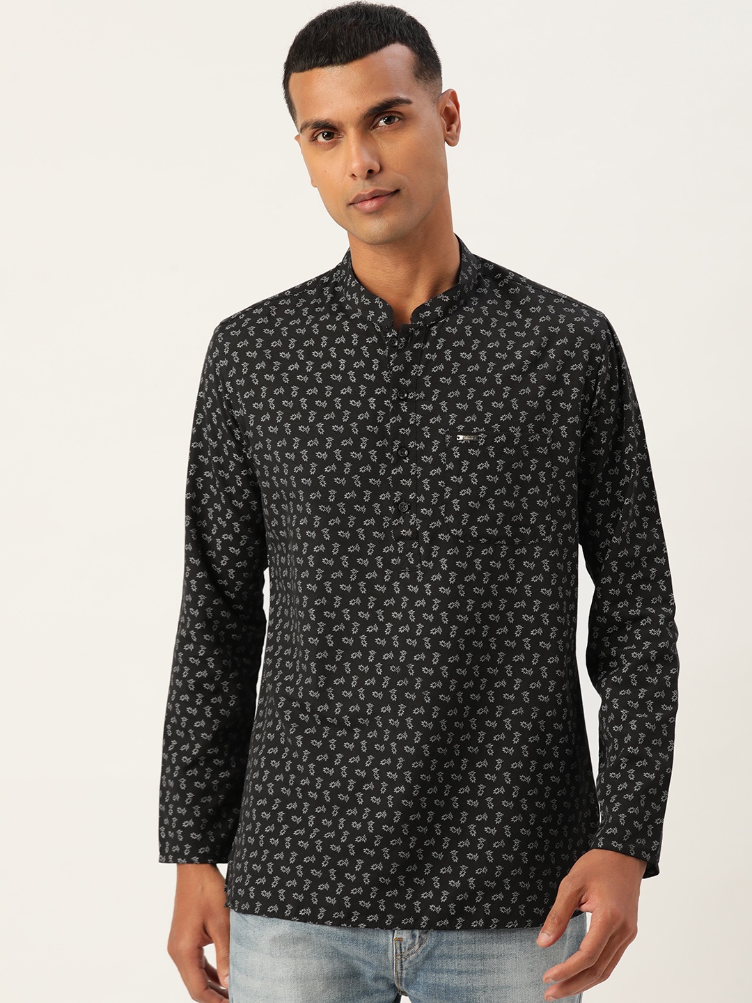 

Peter England Floral Printed Monochrome Kurta, Black