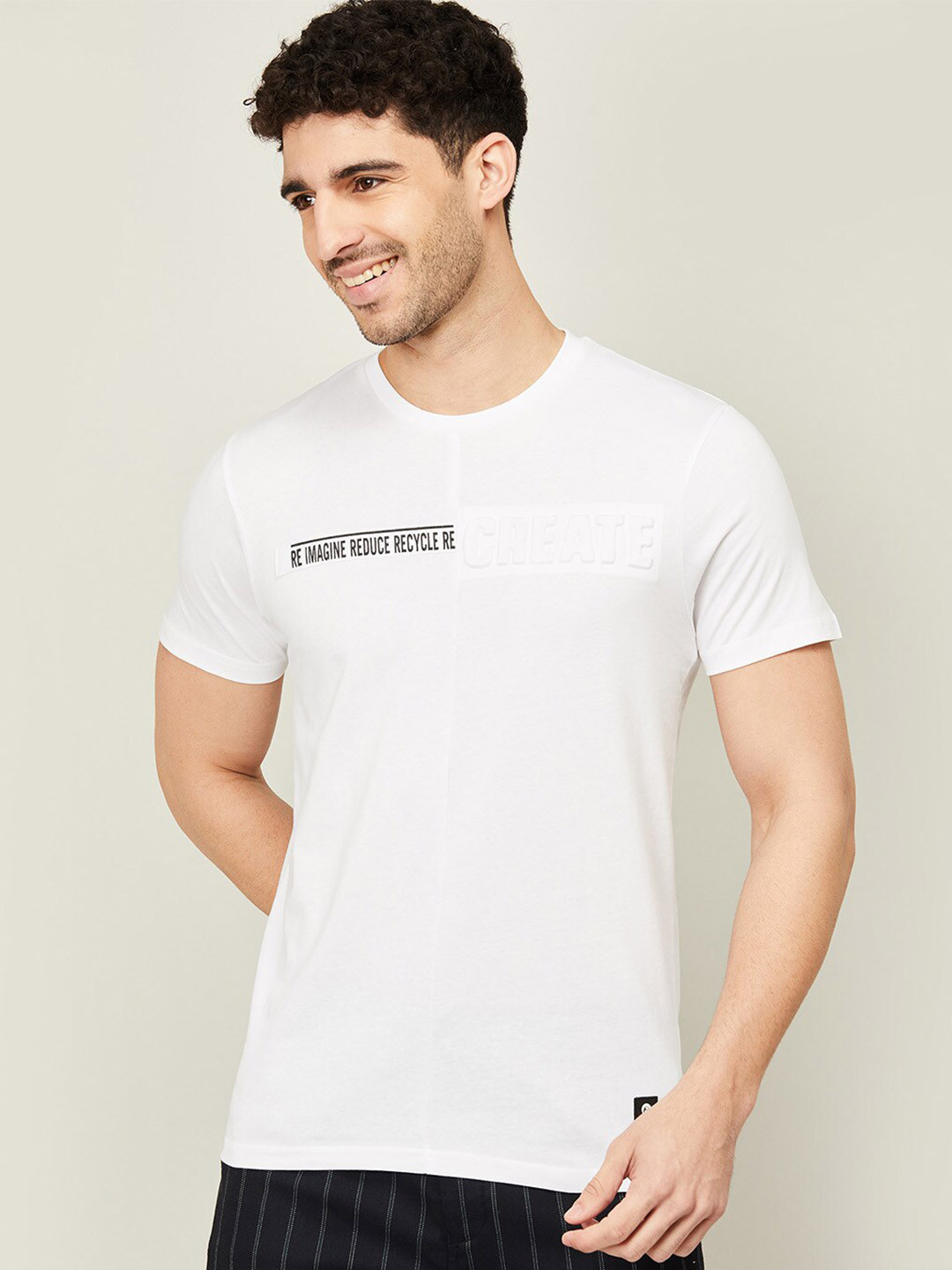 

Bossini Men White Typography Printed Cotton Regular Fit T-shirt