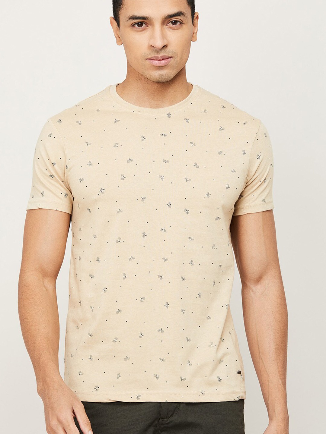 

CODE by Lifestyle Men Beige Graphic Printed T-shirt