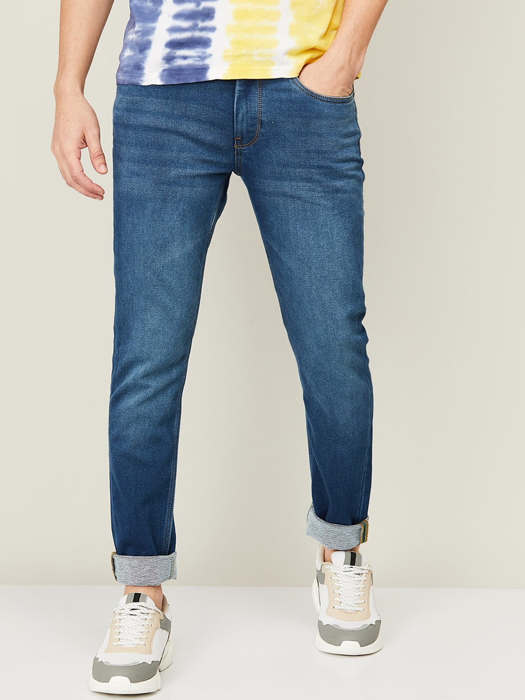 

Bossini Men Blue Skinny Fit Low Distress Light Fade Jeans