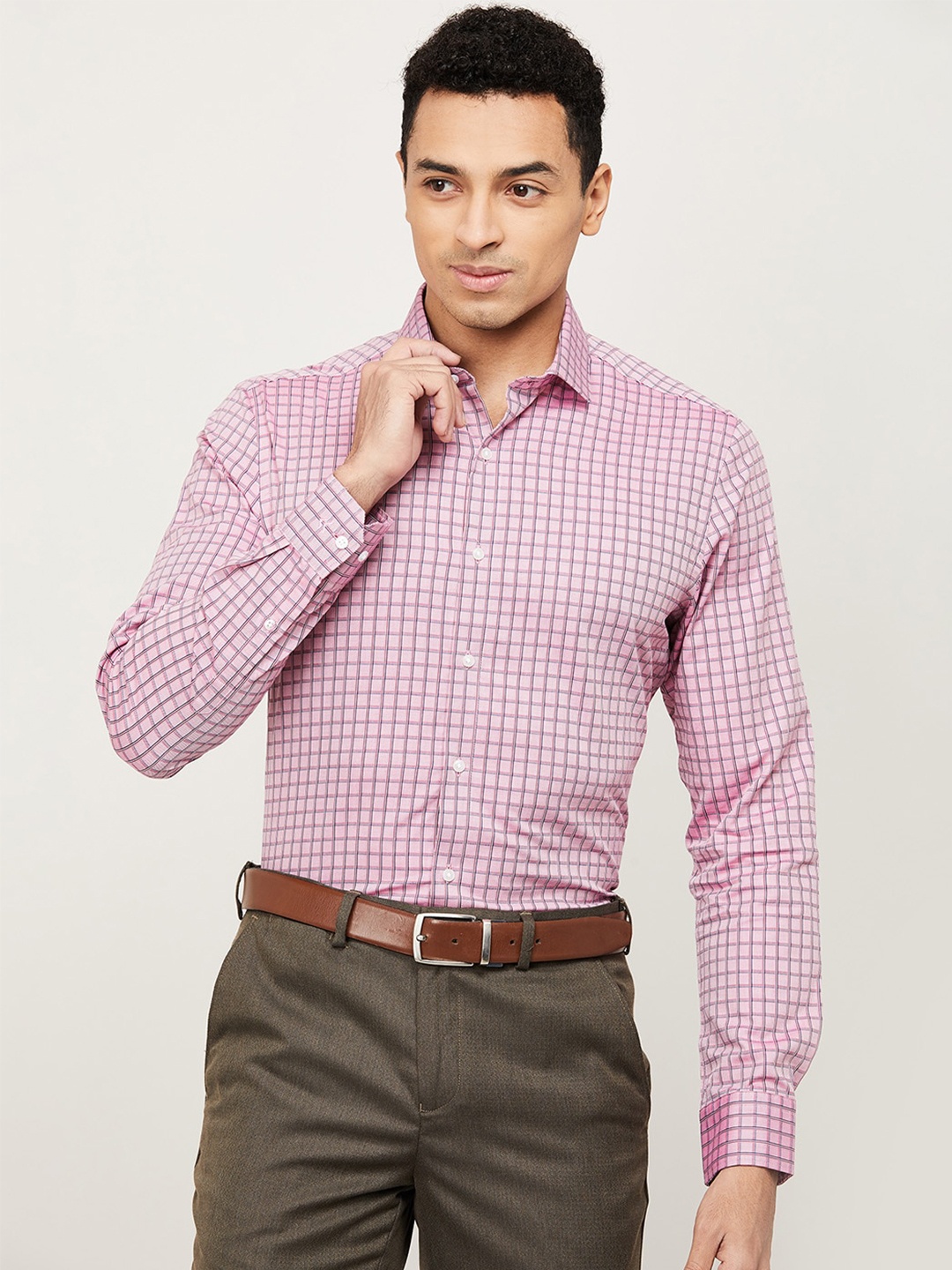 

CODE by Lifestyle Men Pink Slim Fit Checked Casual Shirt