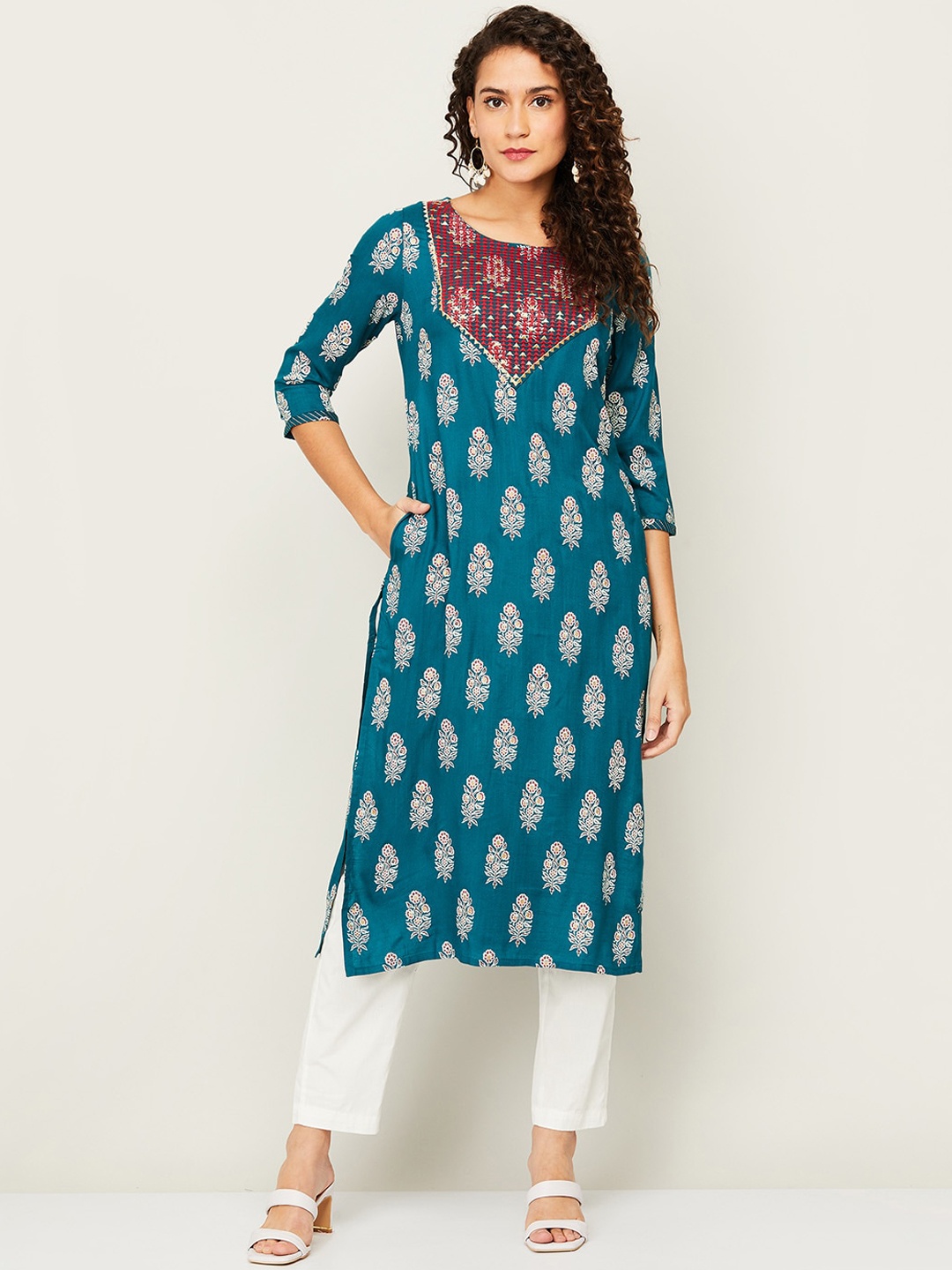 

Melange by Lifestyle Women Green Ethnic Motifs Kurta
