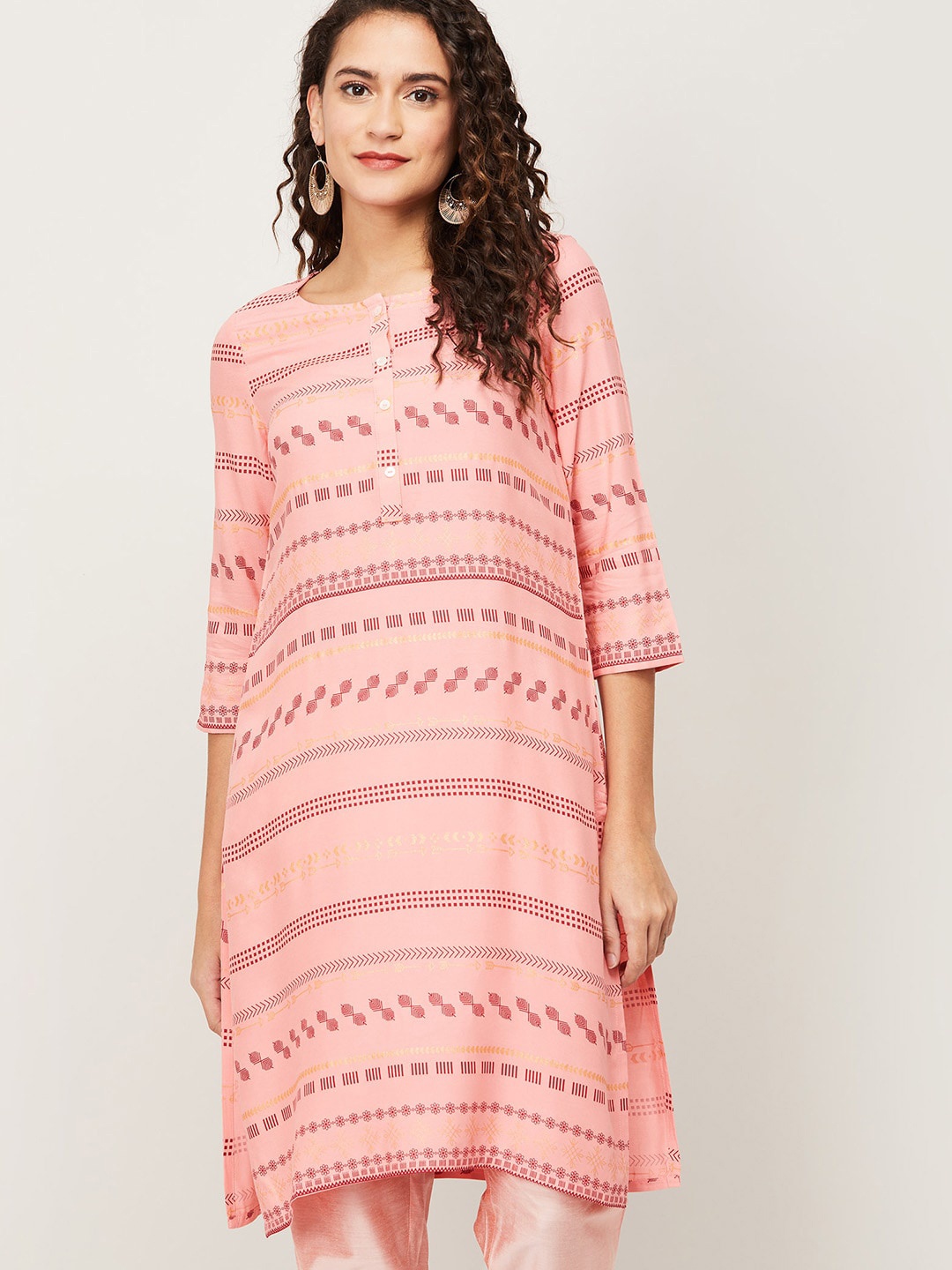 

Melange by Lifestyle Women Pink & Red Geometric Printed Kurta