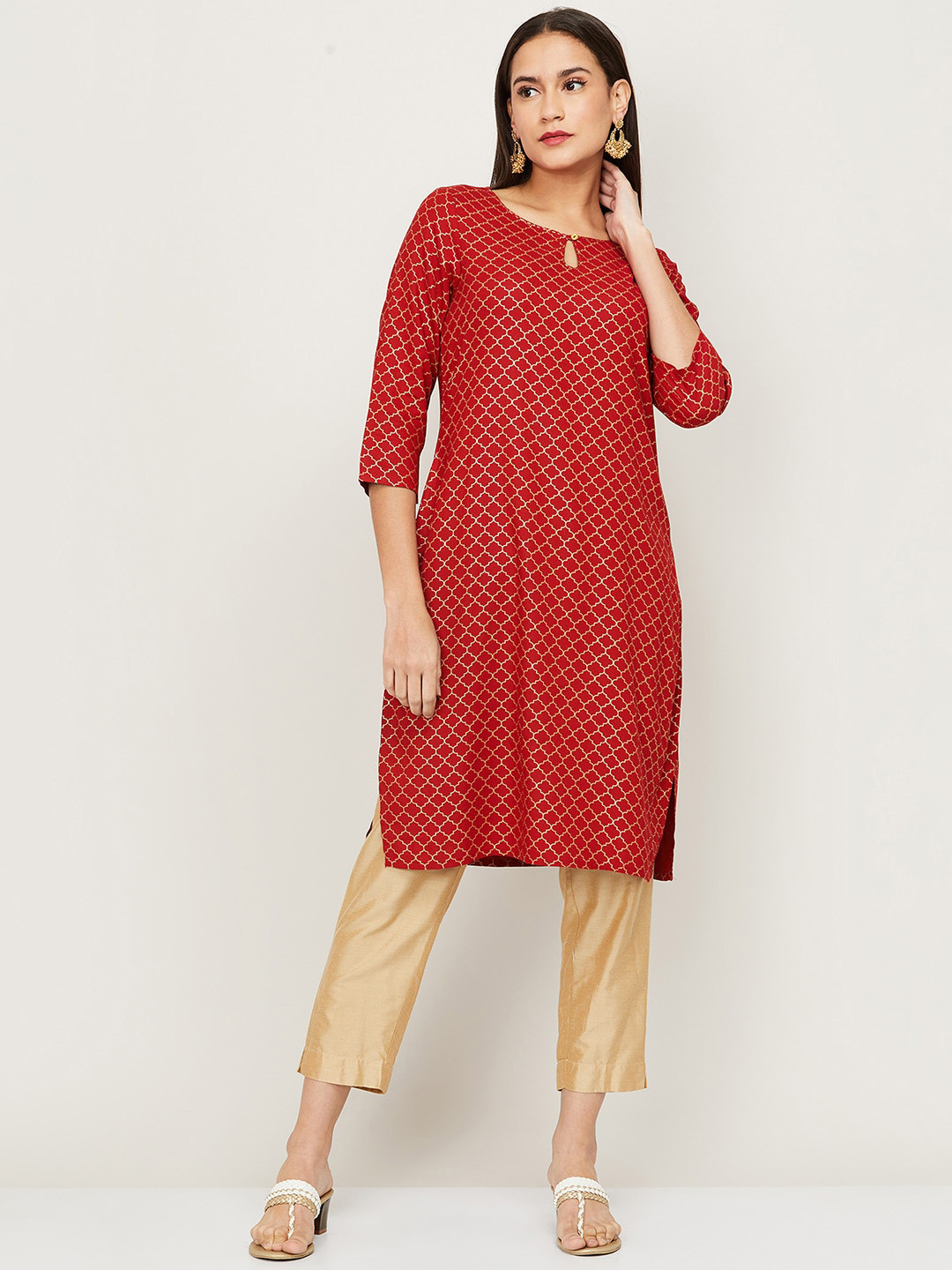 

Melange by Lifestyle Women Red & Gold-Toned Geometric Printed Keyhole Neck Kurta