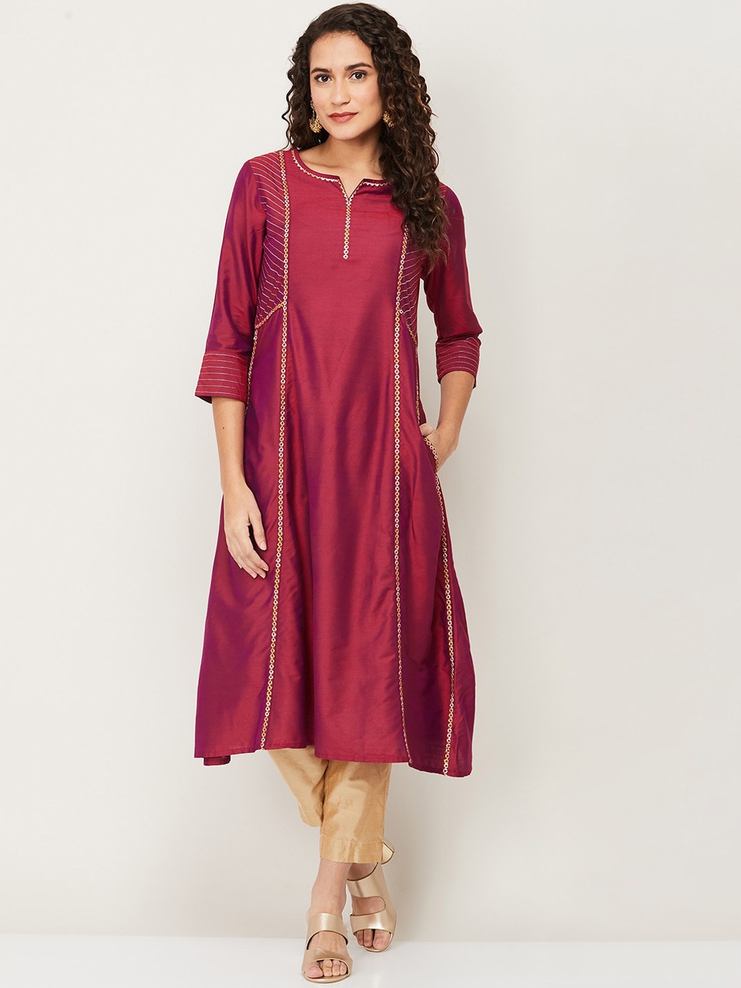 

Melange by Lifestyle Women Maoon Thread Work A-line Kurta, Maroon